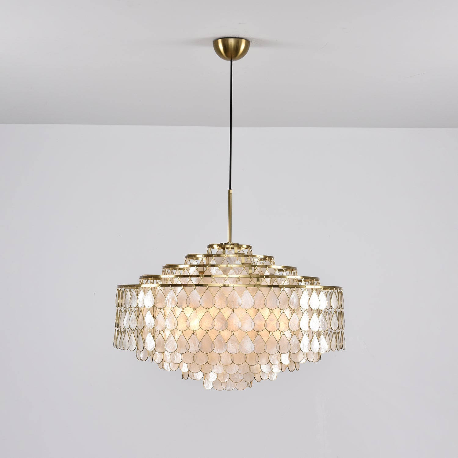 Teardrops Shell Chandelier - Blowlighting