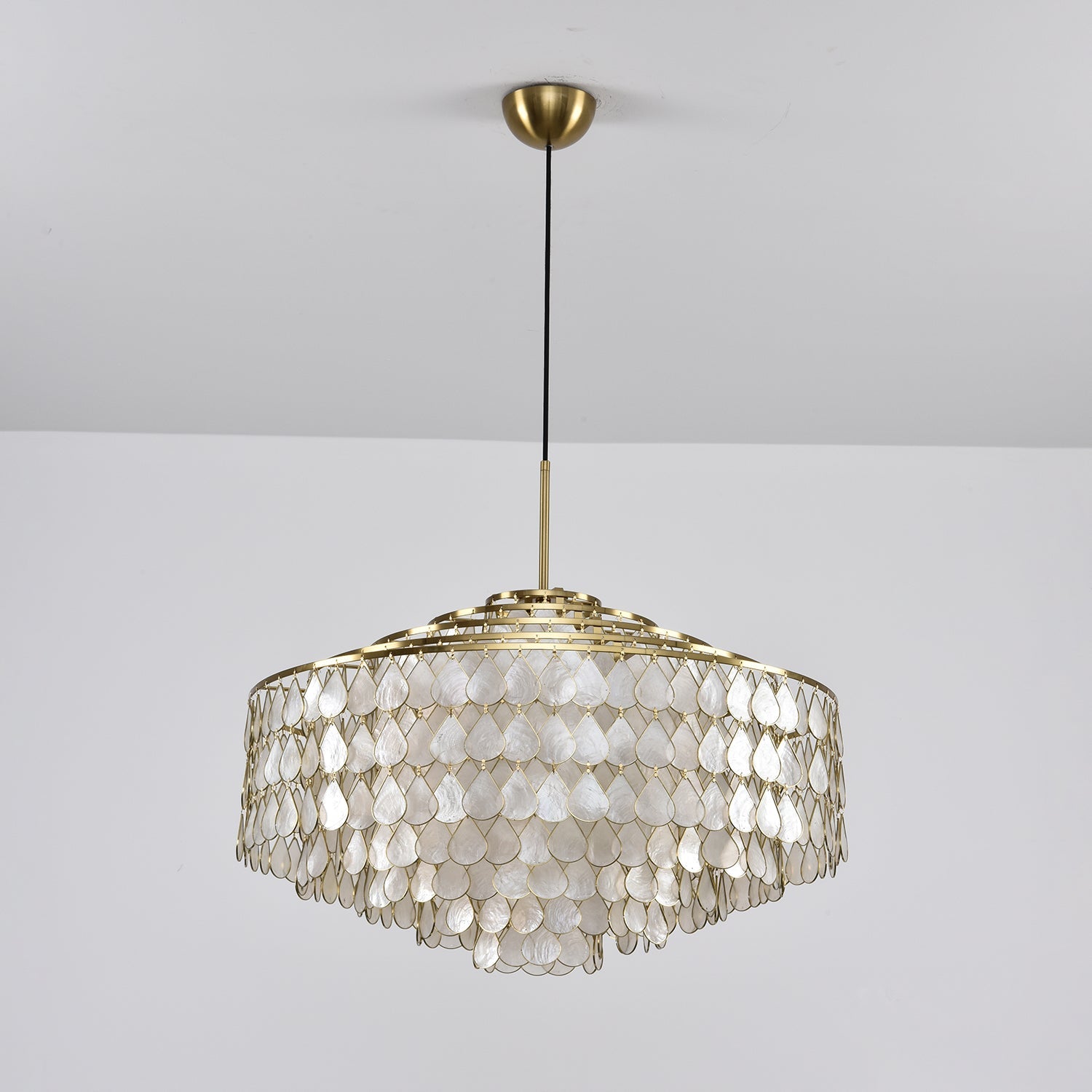Teardrops Shell Chandelier - Blowlighting