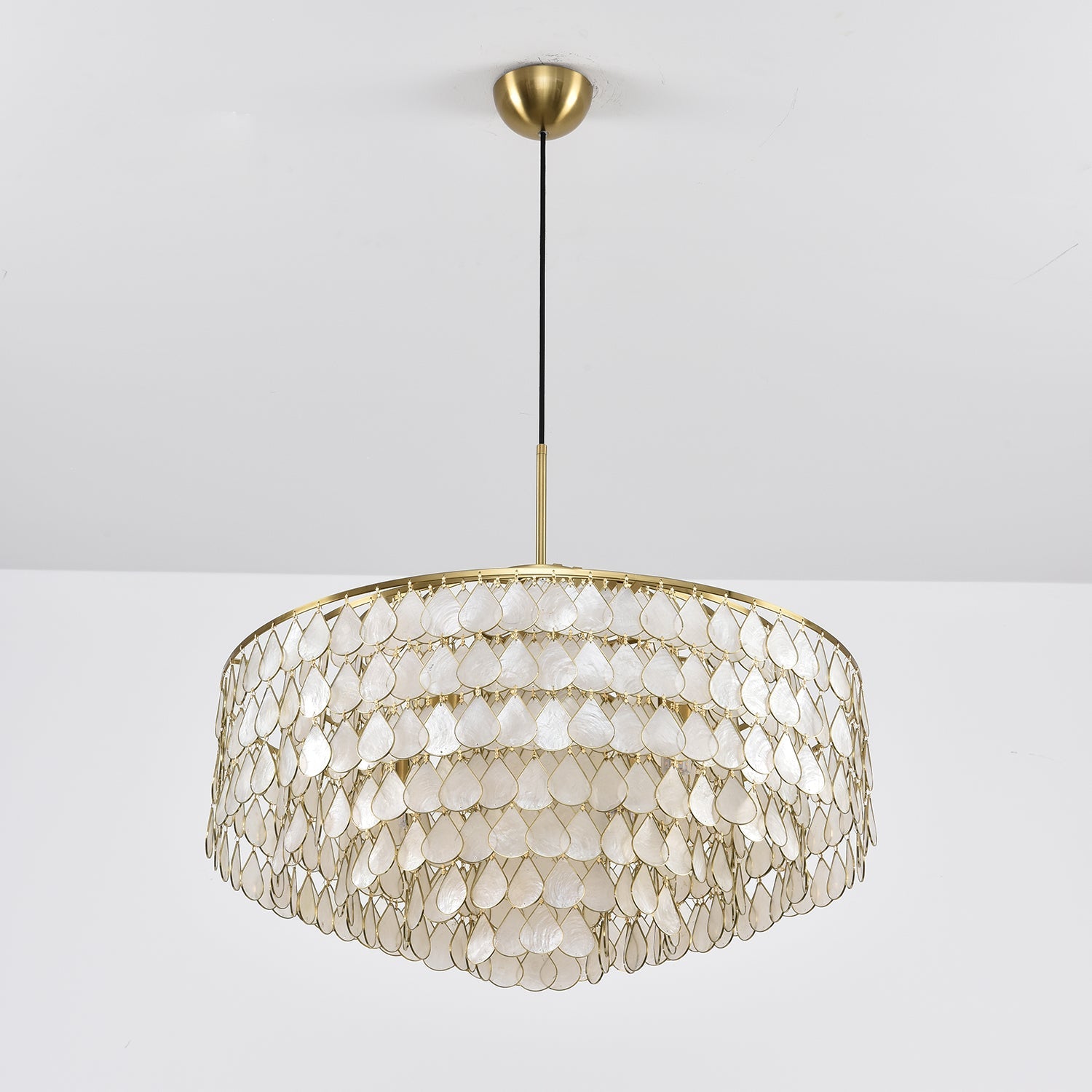 Teardrops Shell Chandelier - Blowlighting