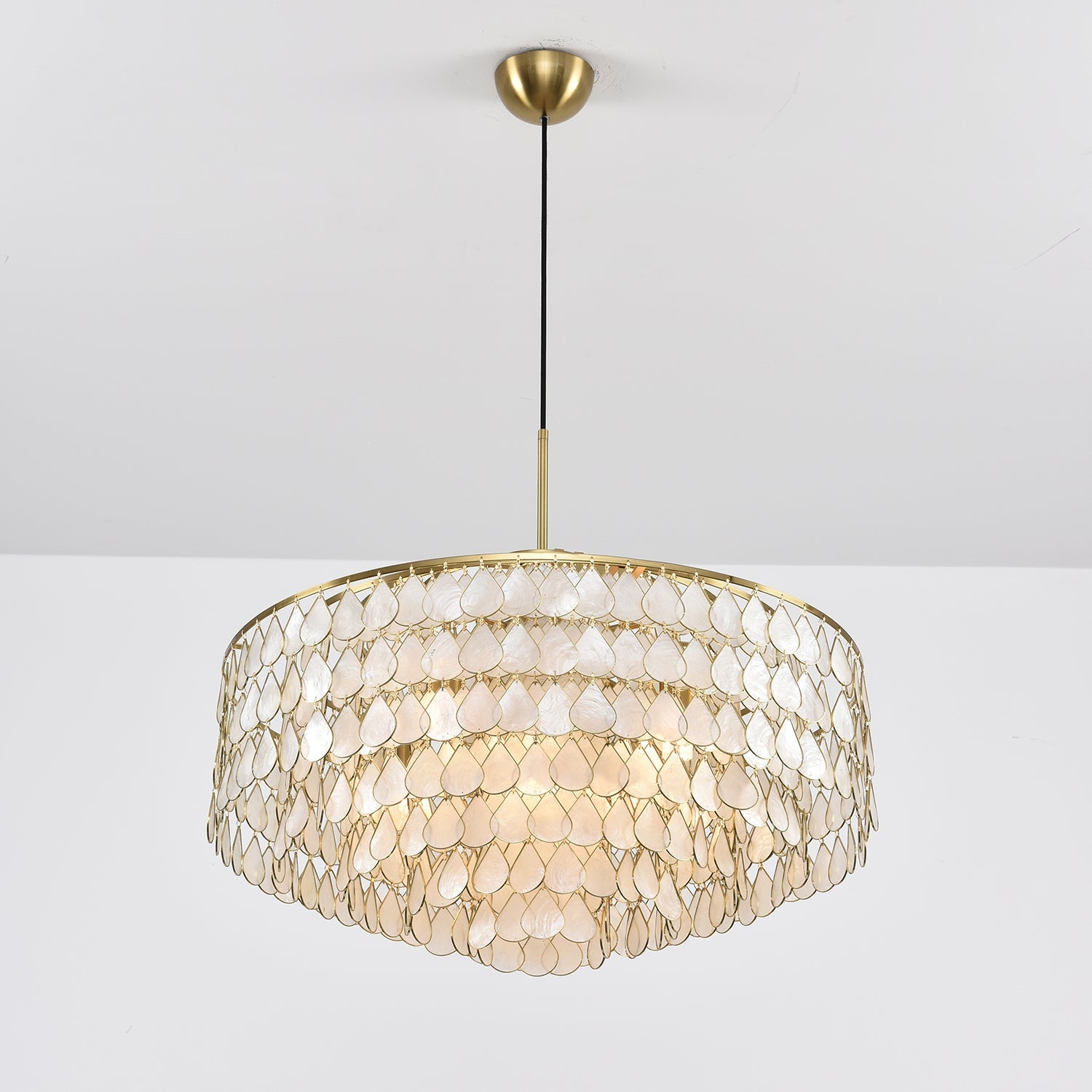 Teardrops Shell Chandelier - Blowlighting