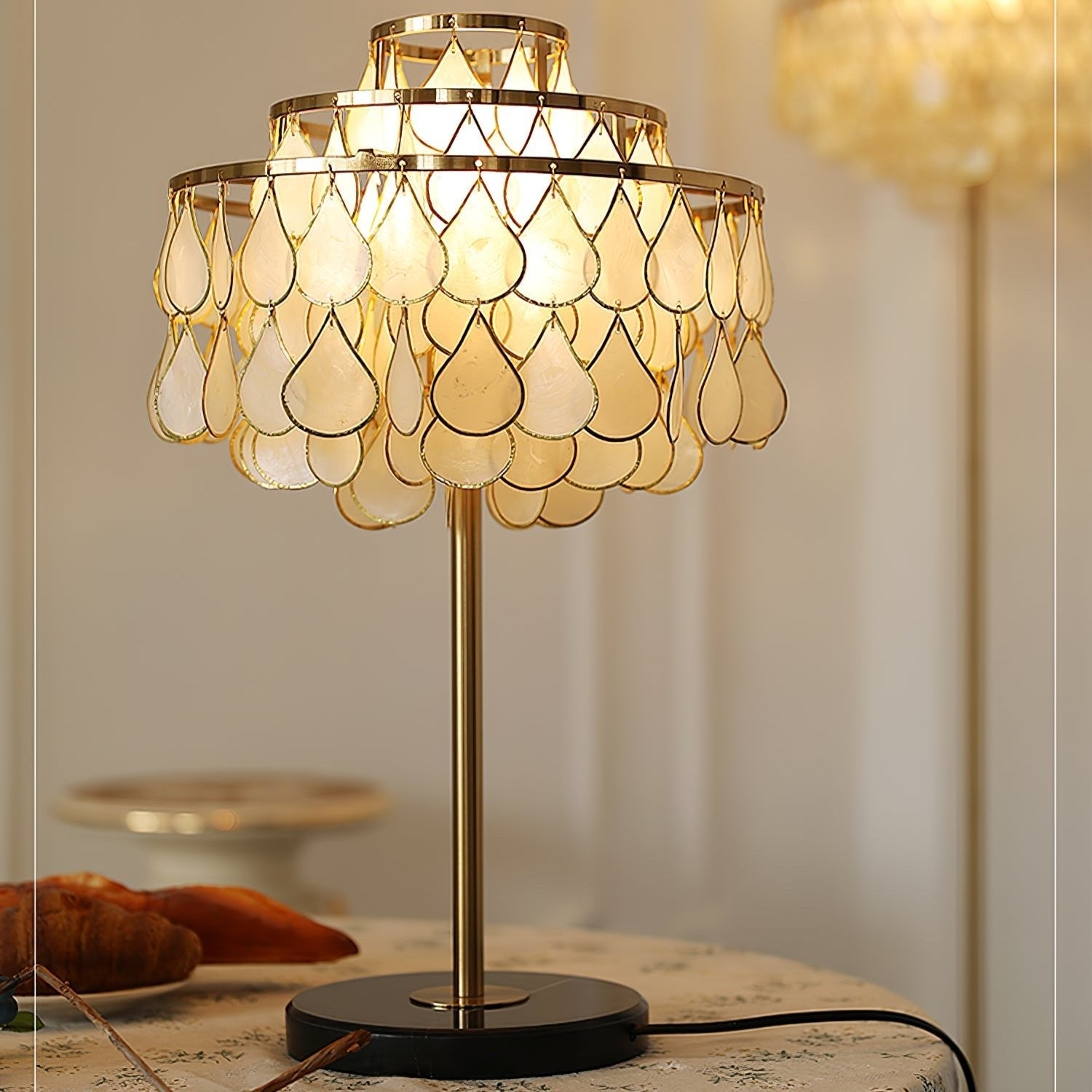 Teardrops Shell Table Lamp - Blowlighting