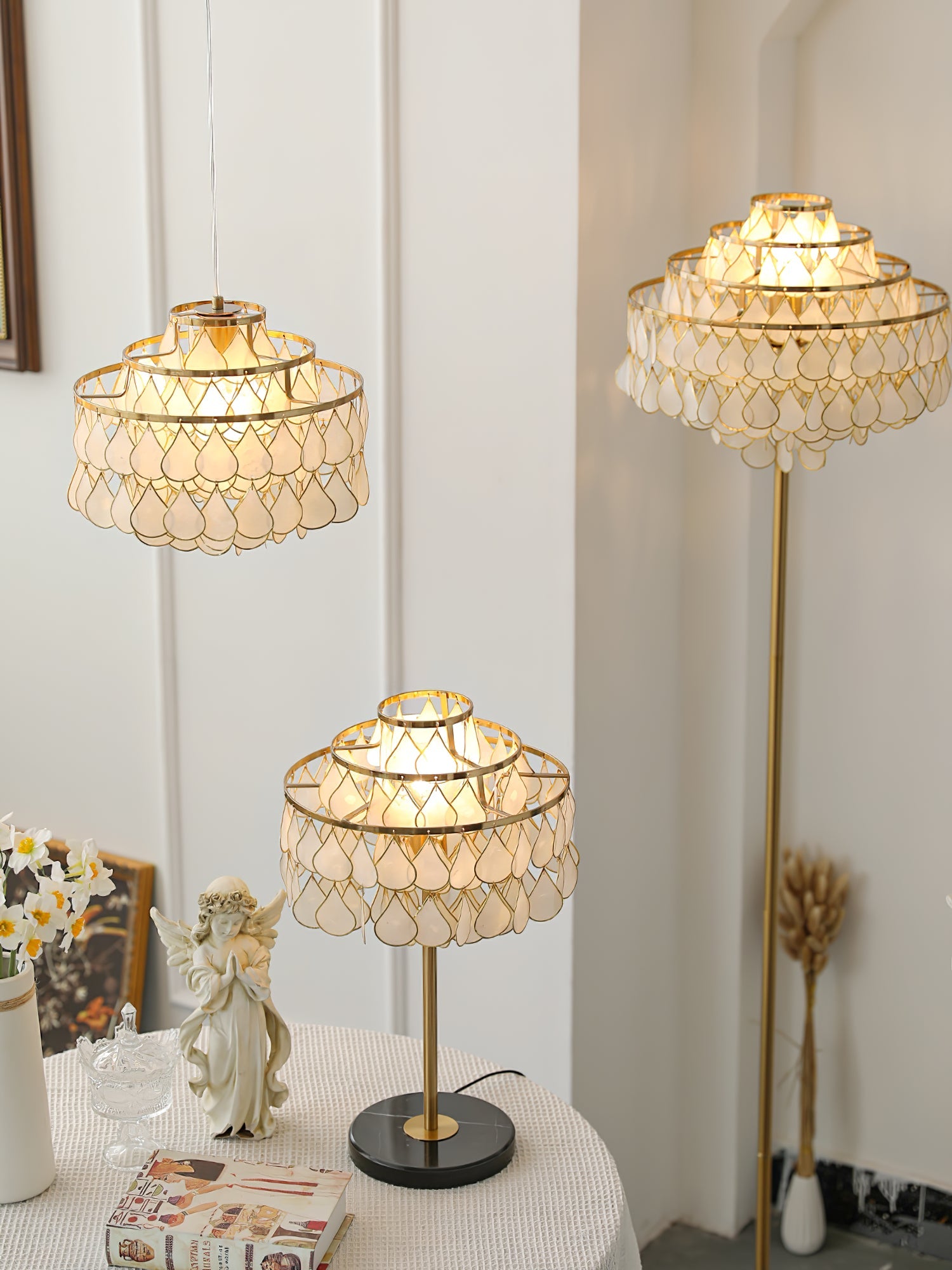 Teardrops Shell Table Lamp - Blowlighting