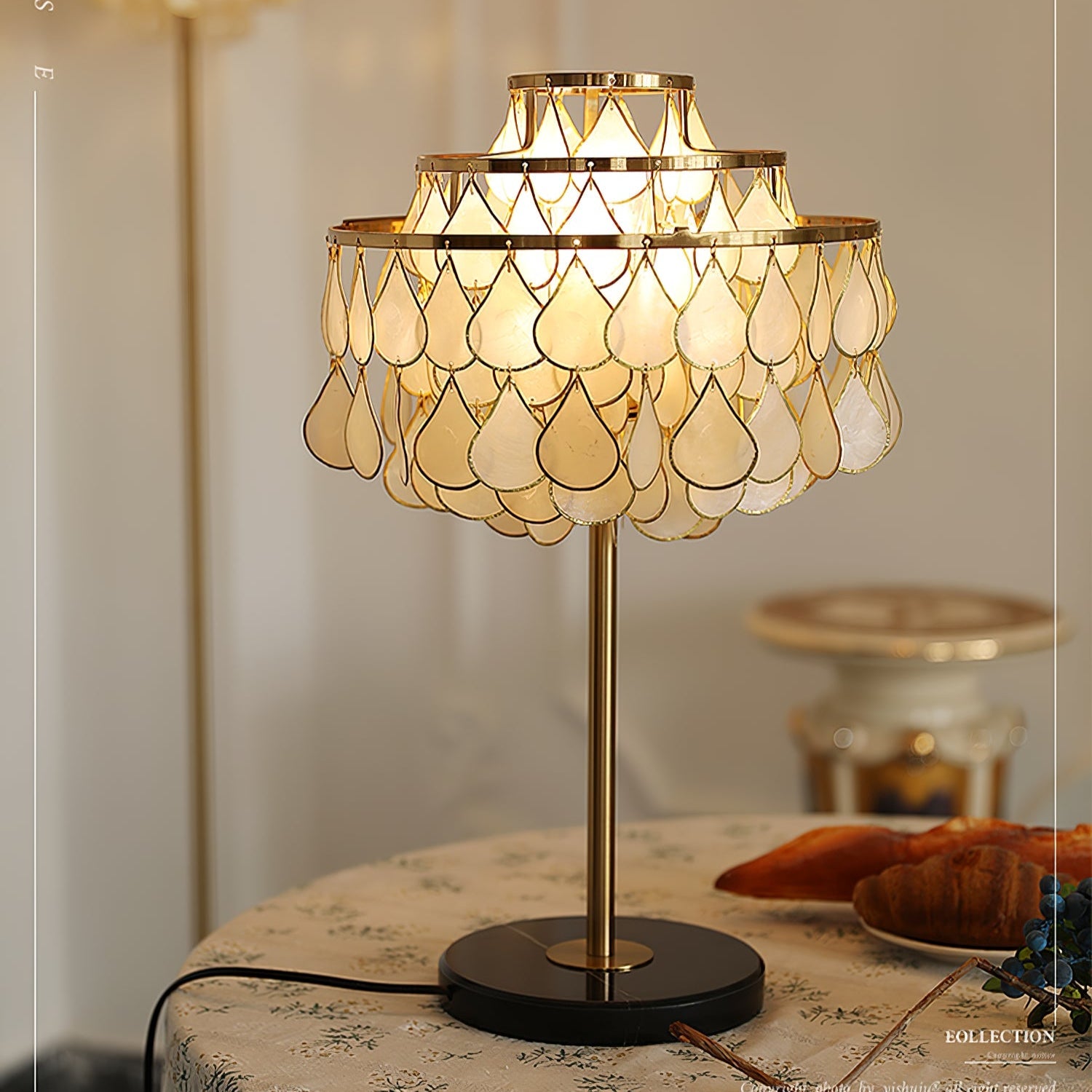 Teardrops Shell Table Lamp - Blowlighting