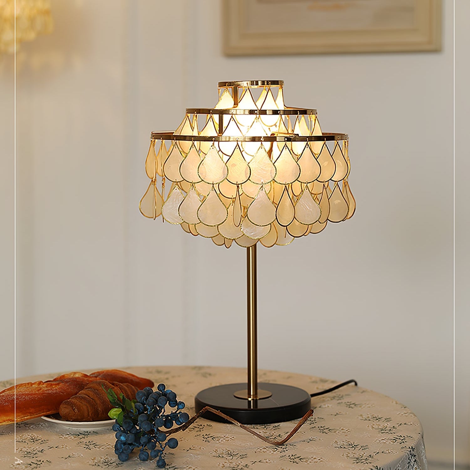 Teardrops Shell Table Lamp - Blowlighting