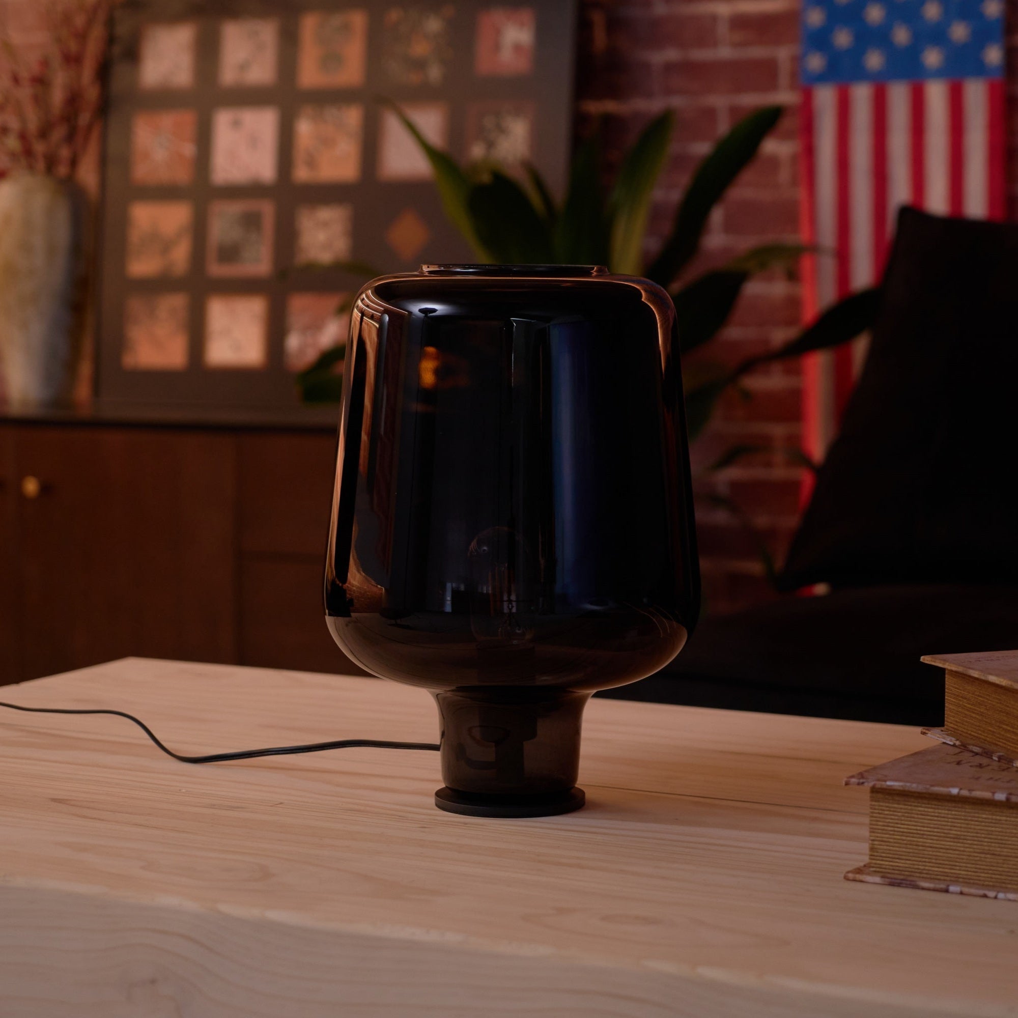 Teutonic Glass Table Lamp - Blowlighting