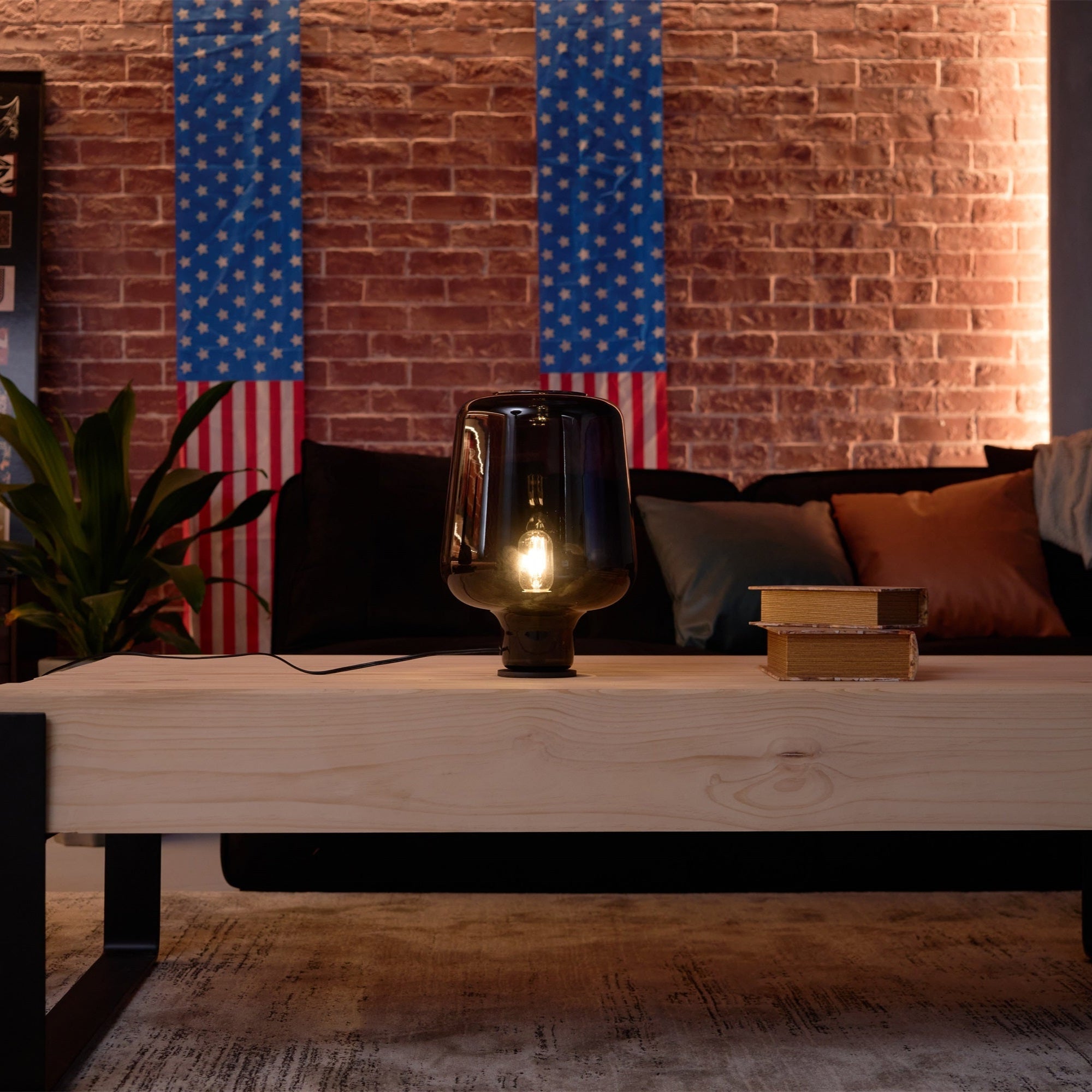 Teutonic Glass Table Lamp - Blowlighting