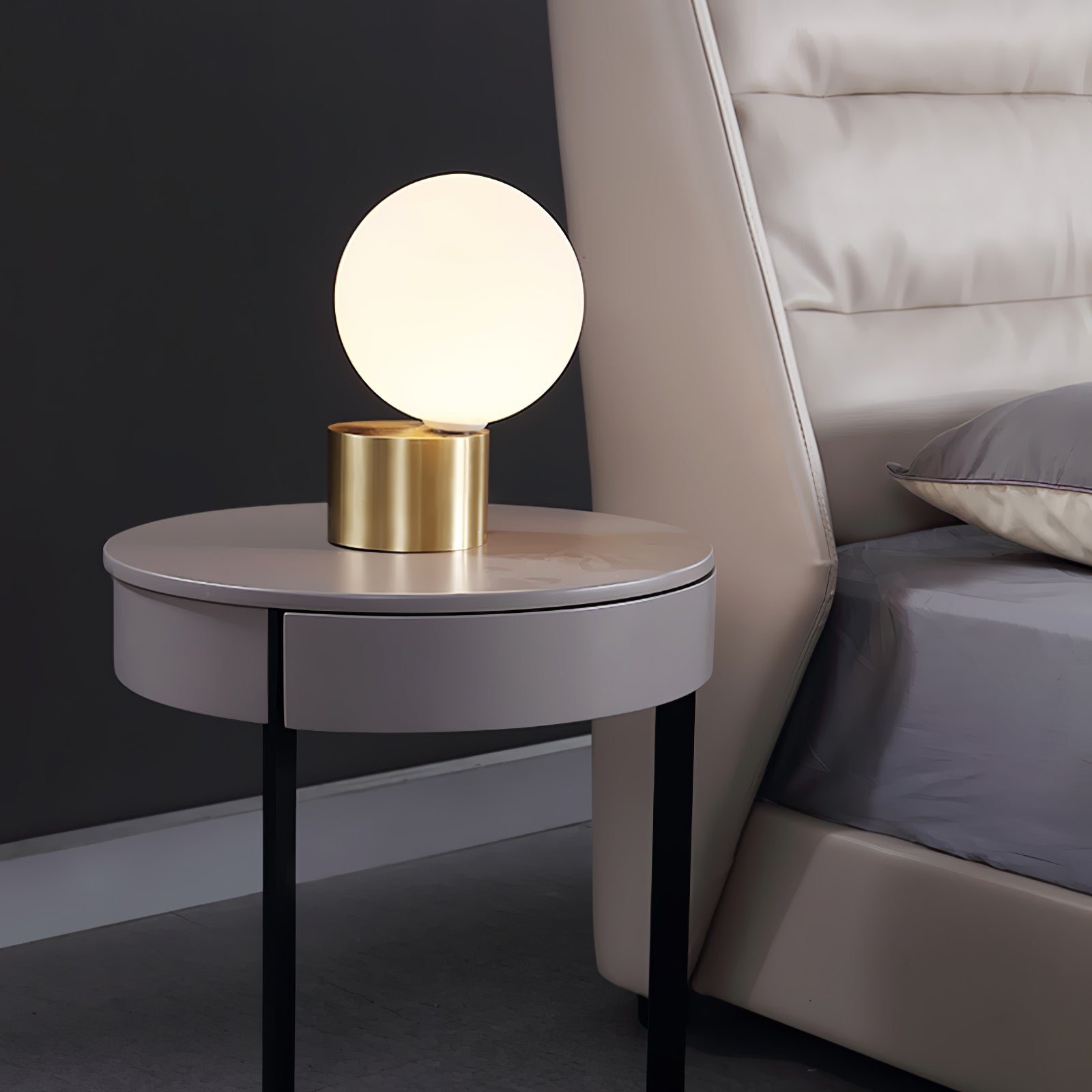 Tip of The Tongue Table Lamp - Blowlighting