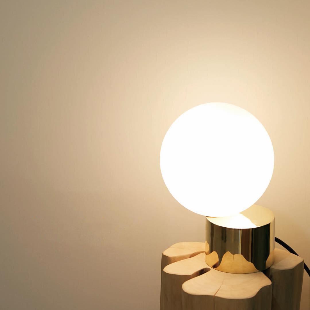 Tip of The Tongue Table Lamp - Blowlighting