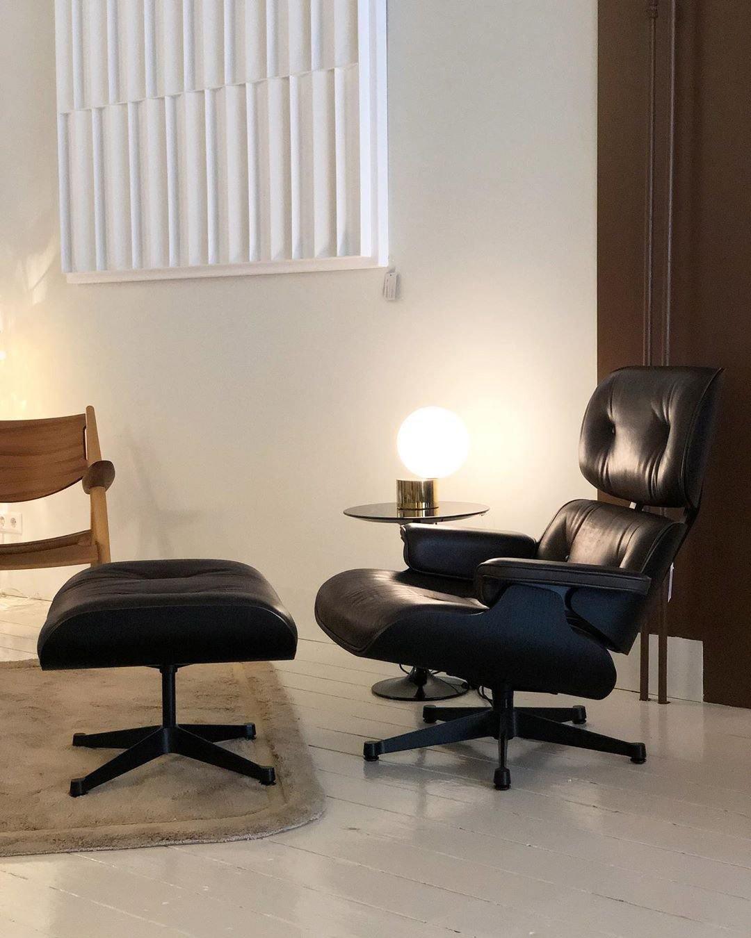 Tip of The Tongue Table Lamp - Blowlighting