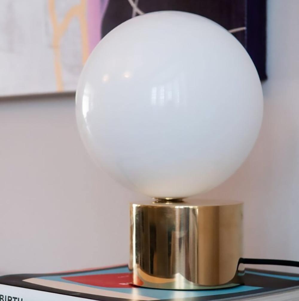 Tip of The Tongue Table Lamp - Blowlighting