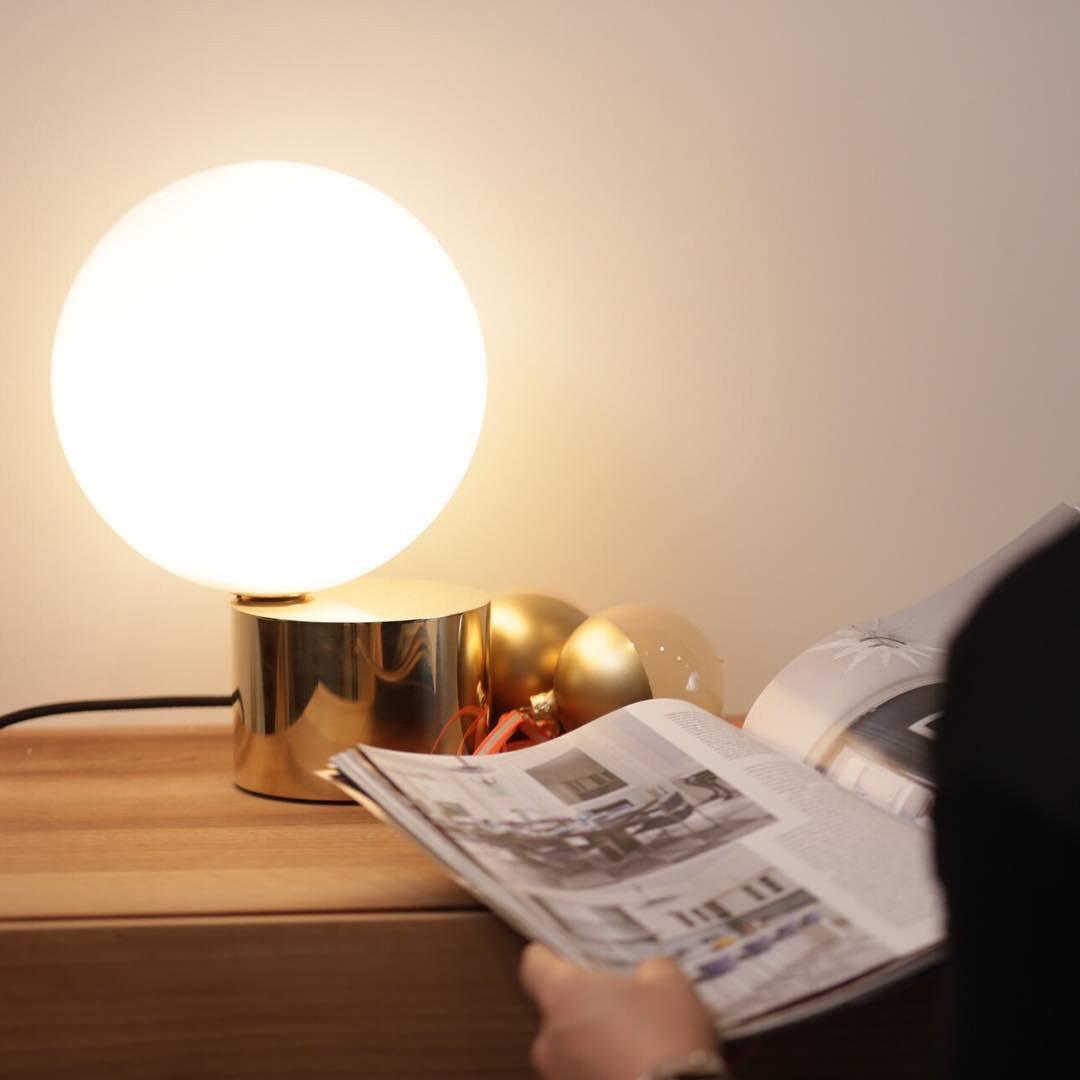 Tip of The Tongue Table Lamp - Blowlighting