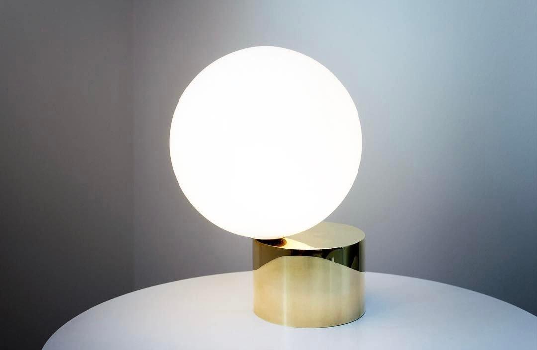 Tip of The Tongue Table Lamp - Blowlighting