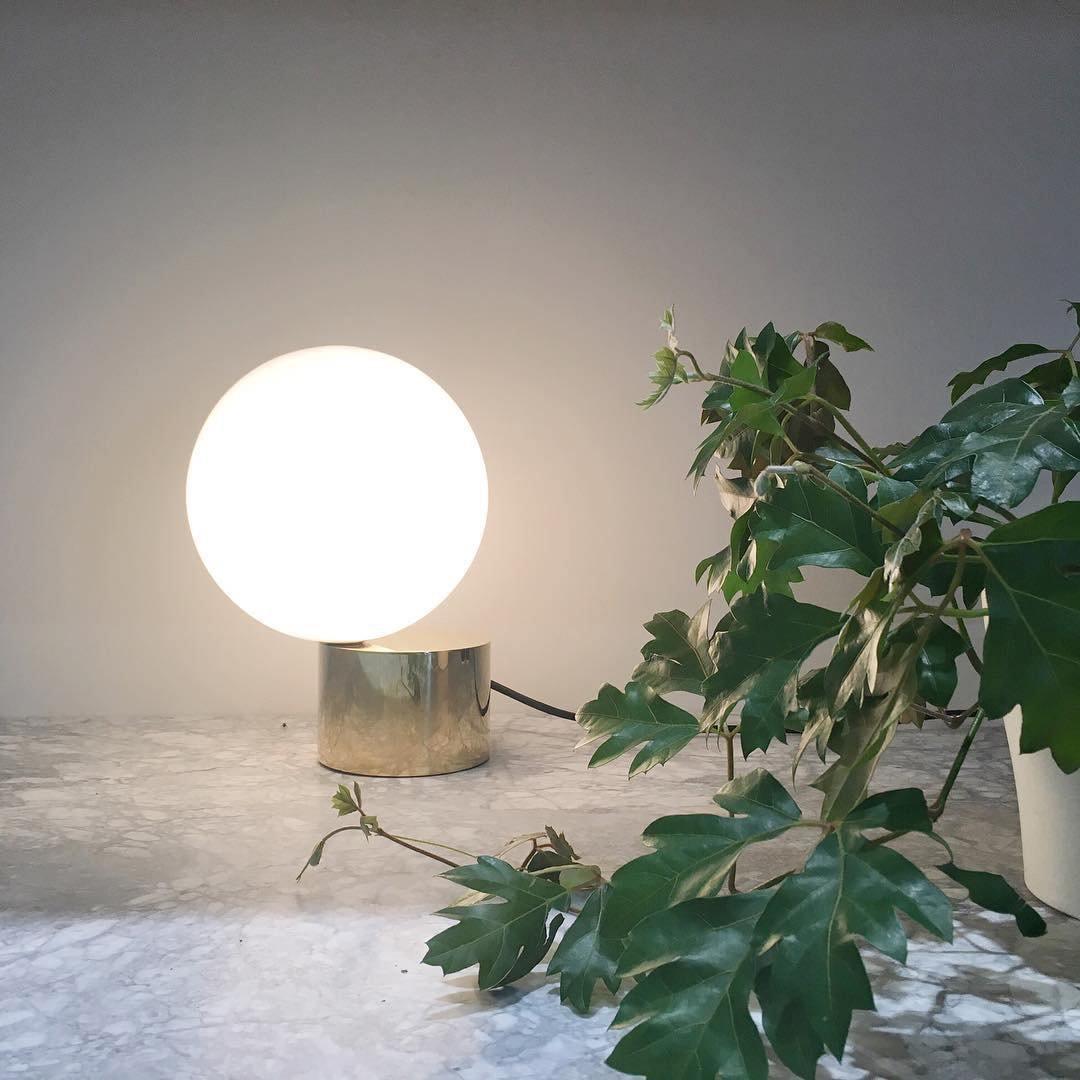 Tip of The Tongue Table Lamp - Blowlighting