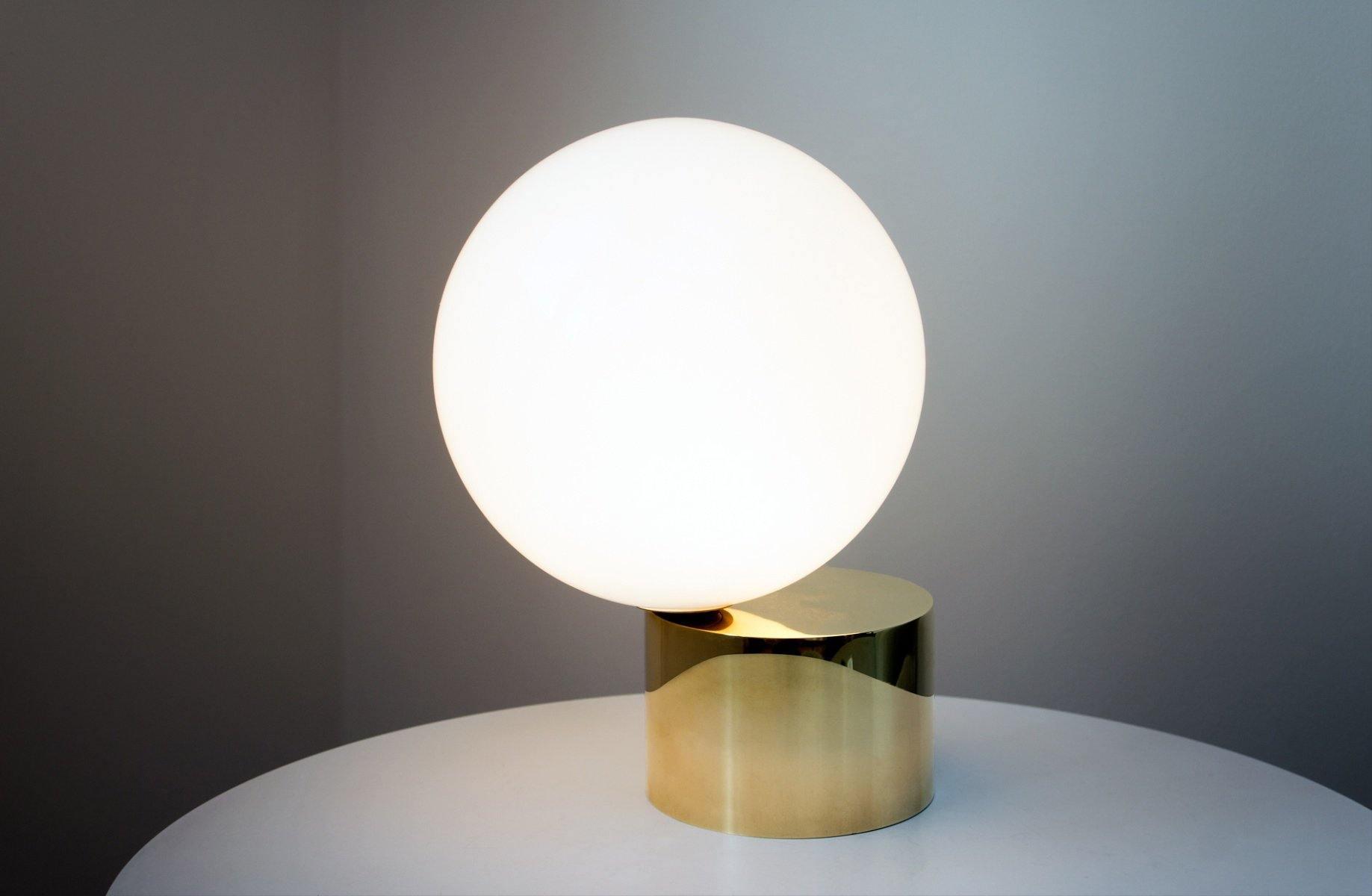 Tip of The Tongue Table Lamp - Blowlighting