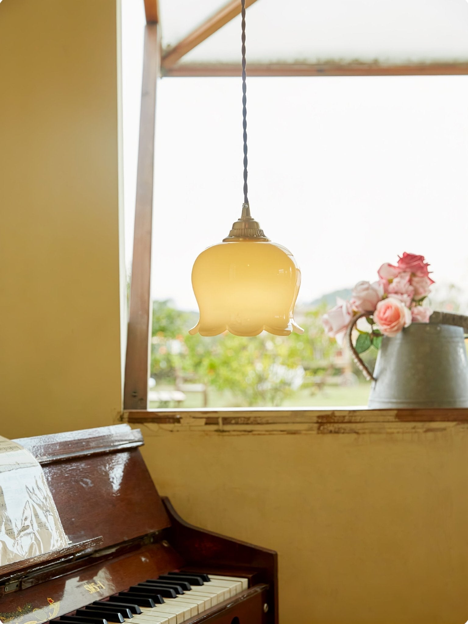Valley Flower Pendant Lamp - Blowlighting