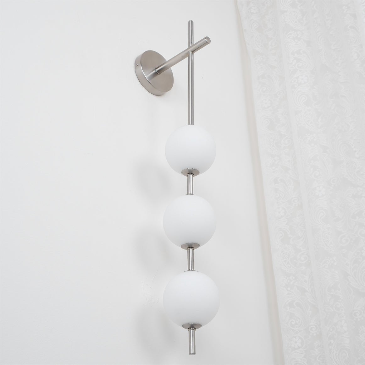 Vertical Globe Wall Lamp - Blowlighting