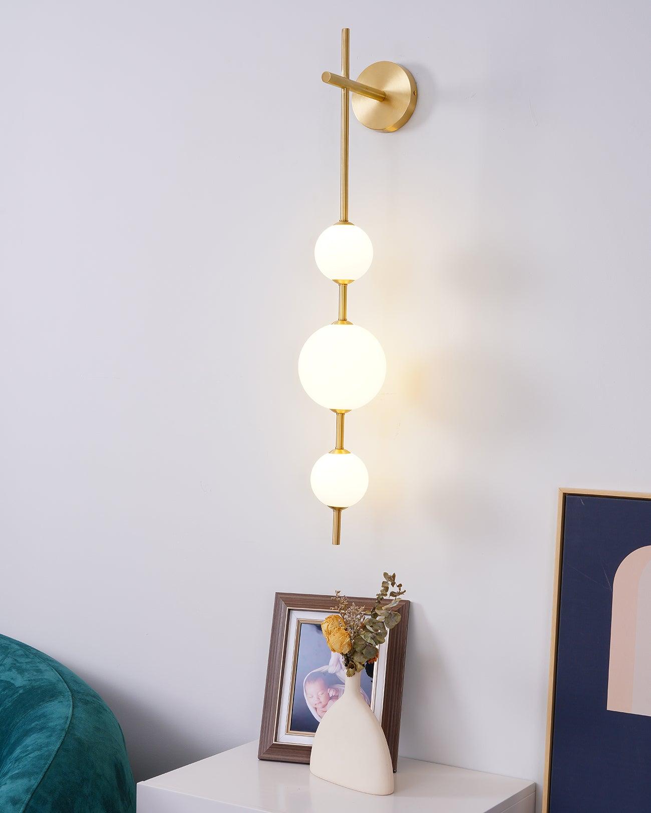 Vertical Globe Wall Lamp - Blowlighting