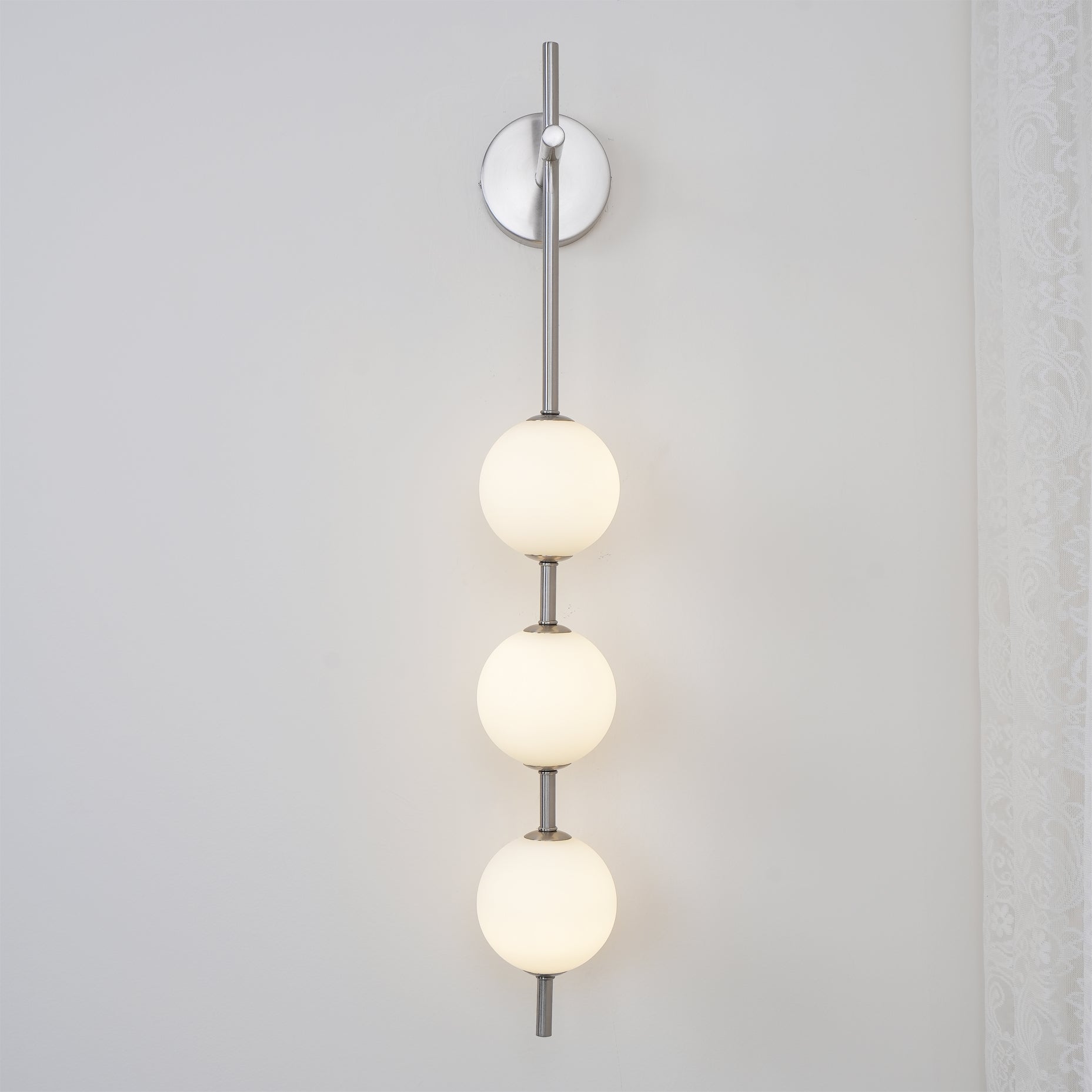 Vertical Globe Wall Lamp - Blowlighting