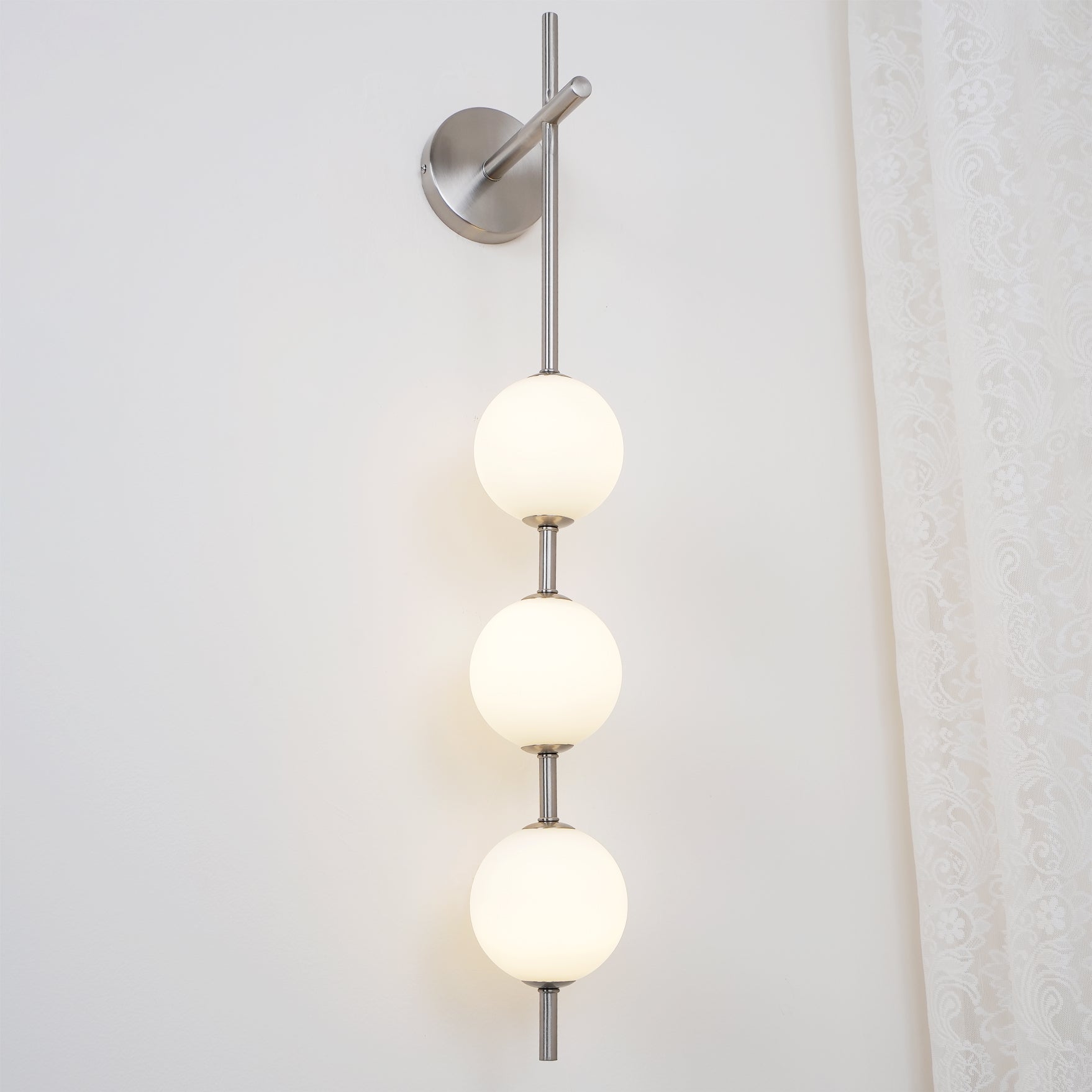 Vertical Globe Wall Lamp - Blowlighting