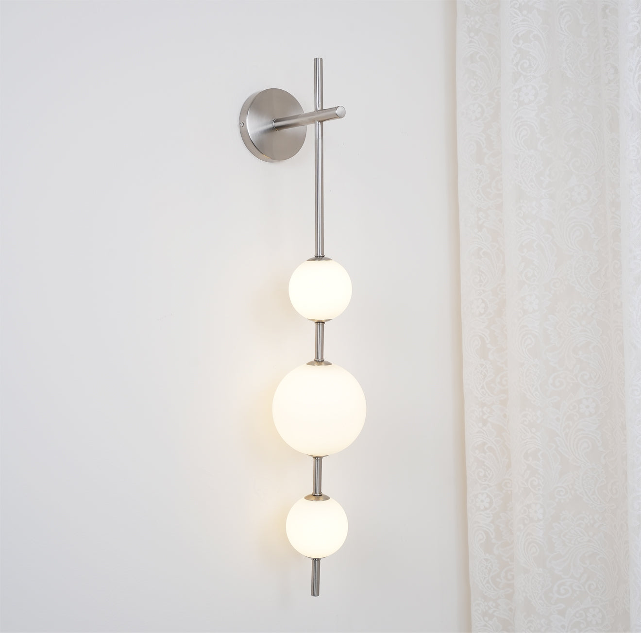 Vertical Globe Wall Lamp - Blowlighting