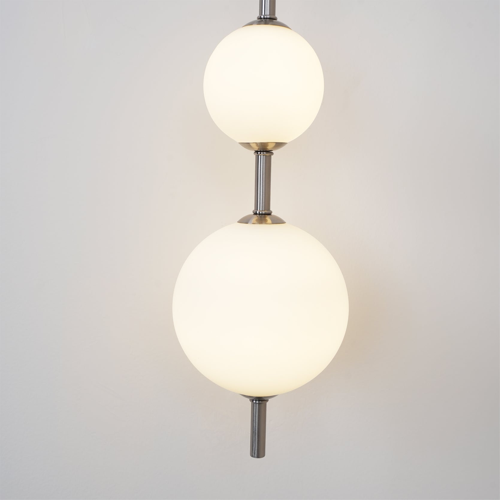 Vertical Globe Wall Lamp - Blowlighting