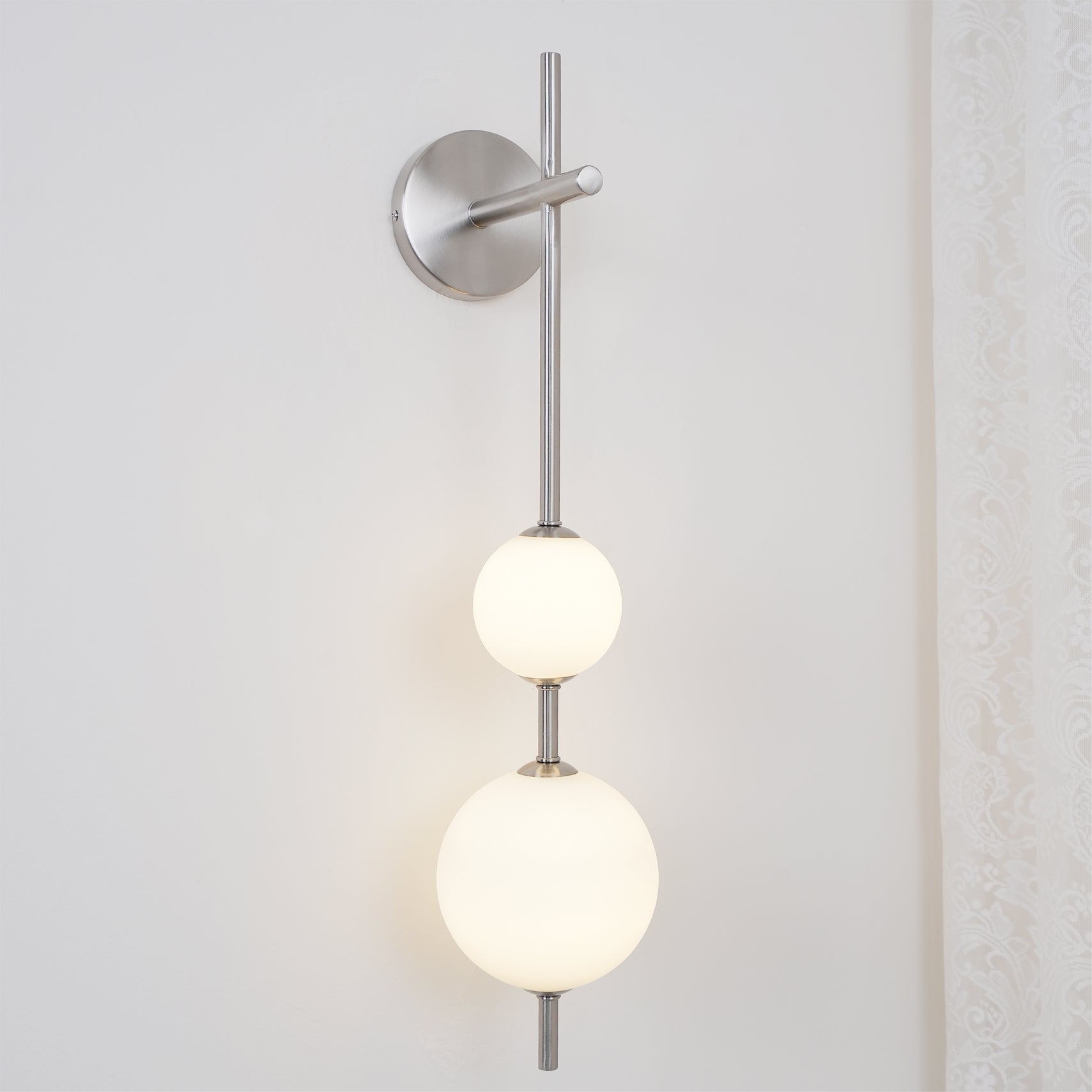 Vertical Globe Wall Lamp - Blowlighting