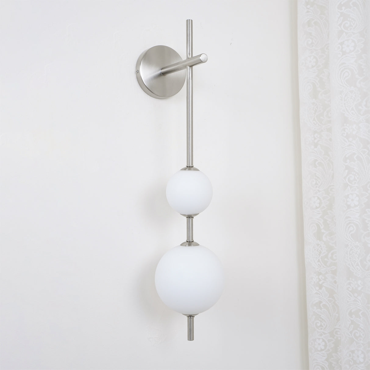 Vertical Globe Wall Lamp - Blowlighting