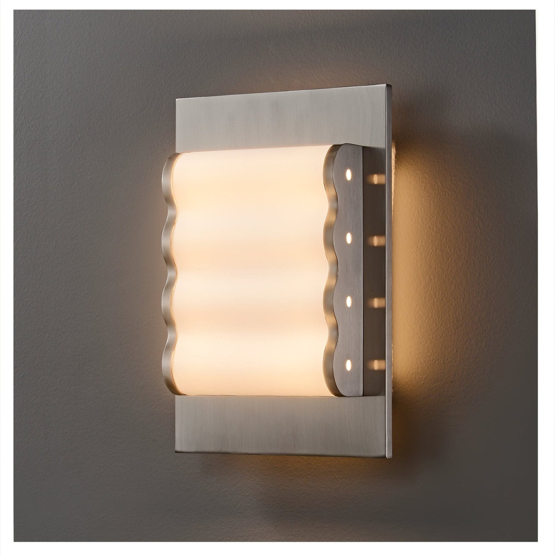 Wave Contemporary Fabric Wall lamp - Blowlighting