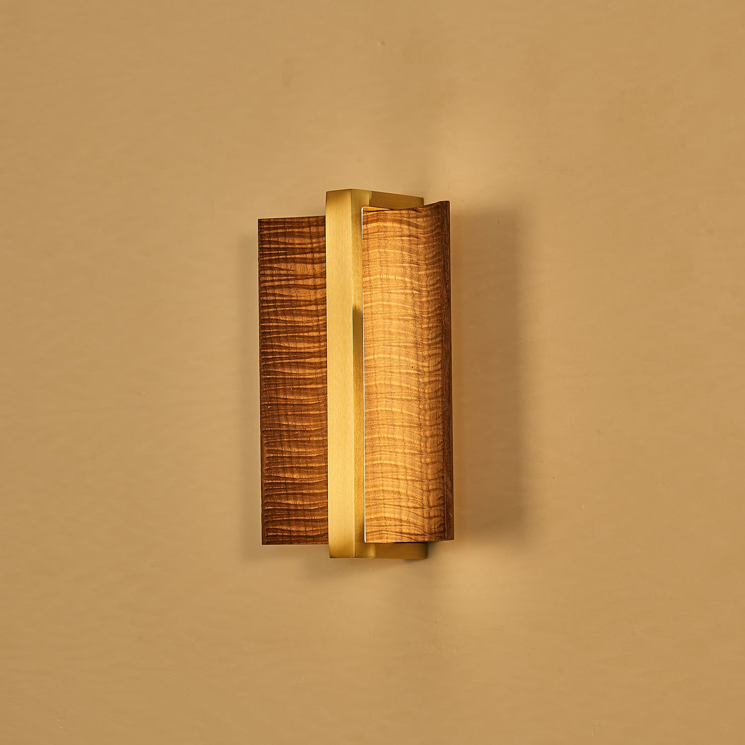 Whisperwood Wall Light - Blowlighting