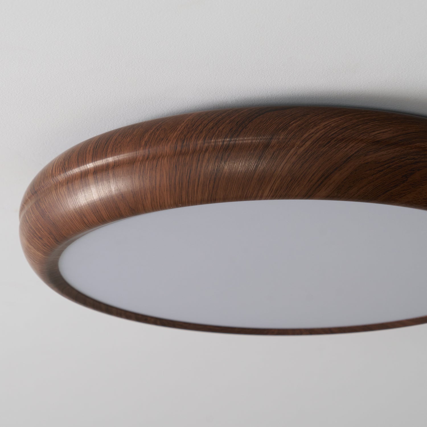 Wood Grain Round Ceiling Lamp - Blowlighting