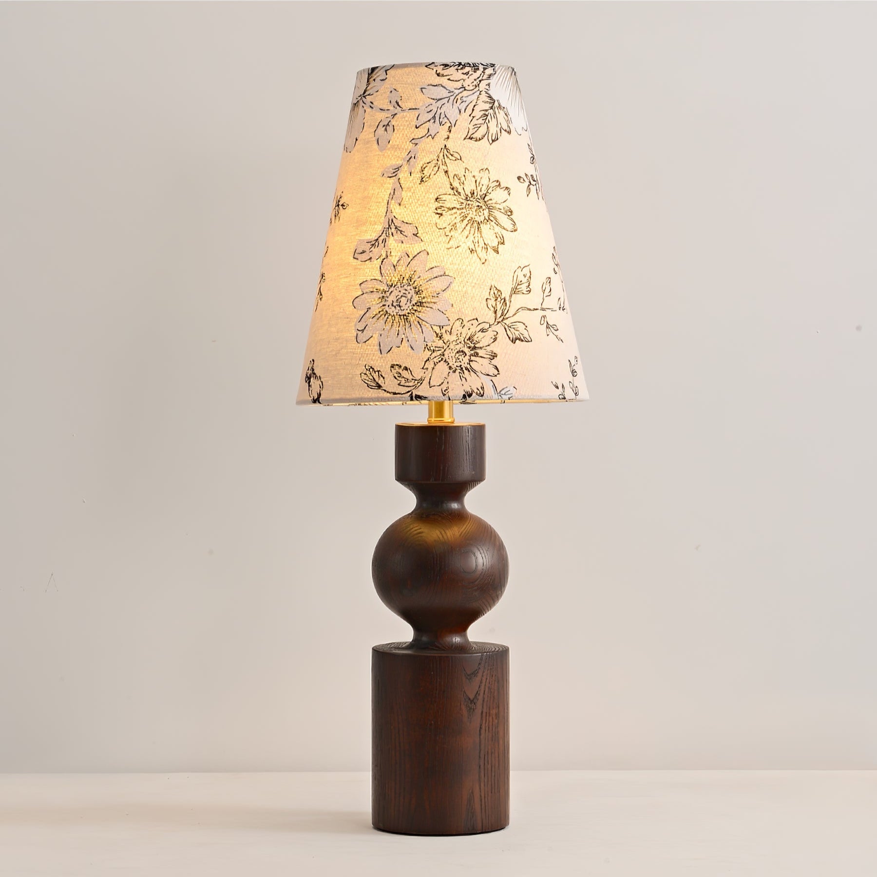 Wooden Flower Pattern Table Lamp - Blowlighting