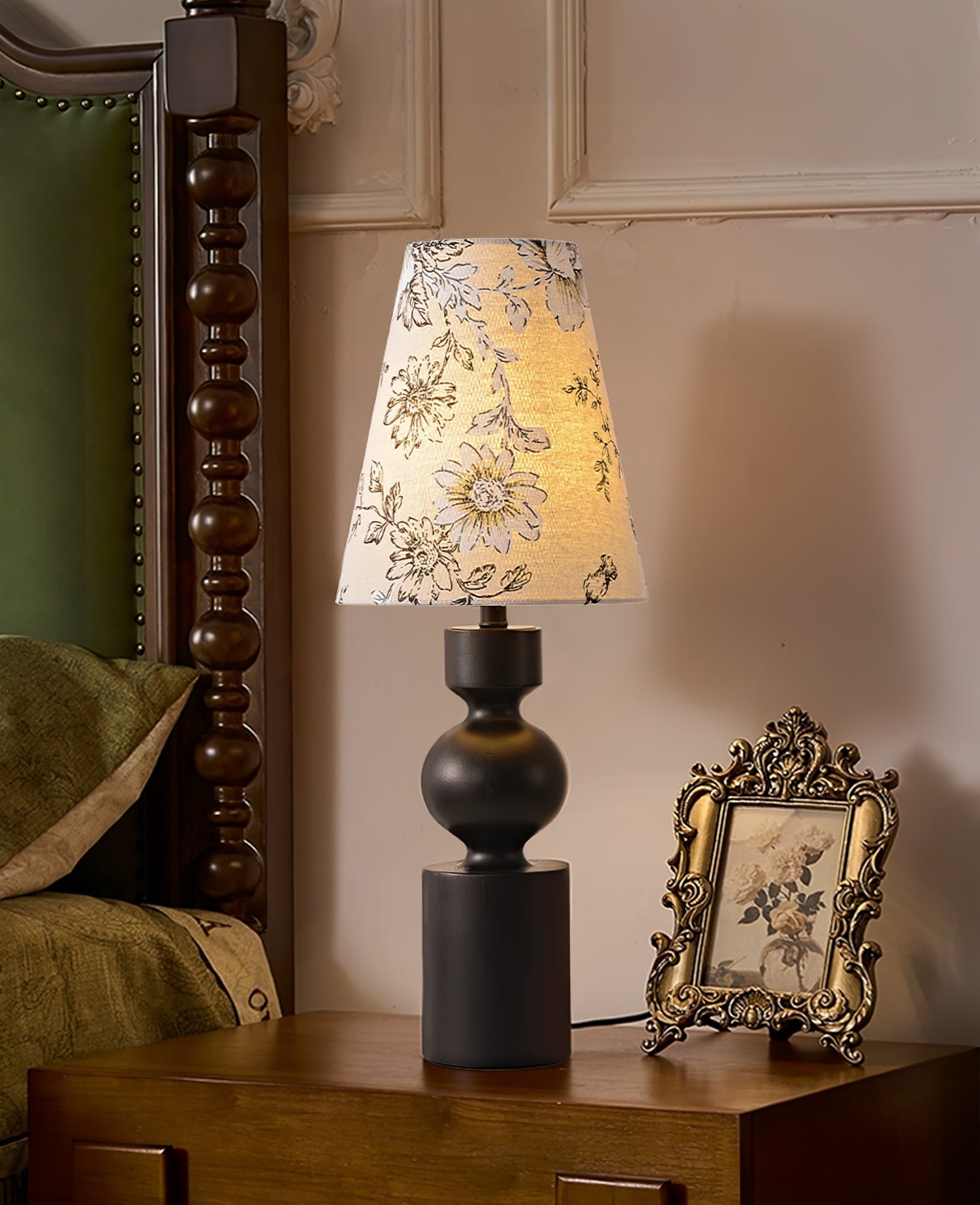 Wooden Flower Pattern Table Lamp - Blowlighting