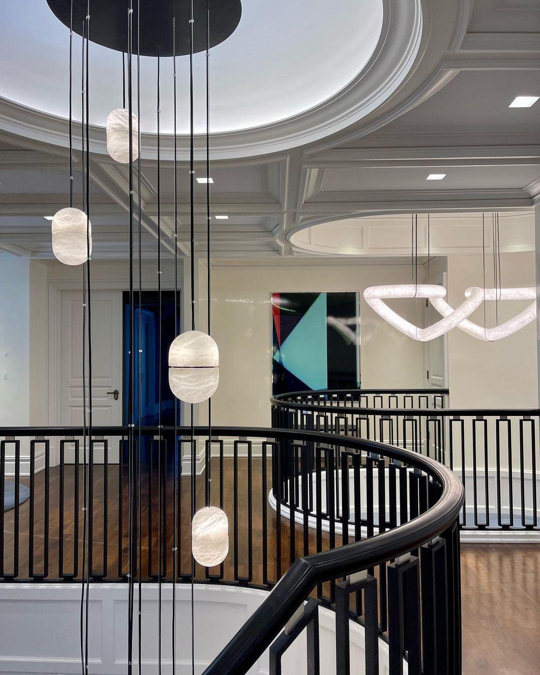 Strata Alabaster Pendant Light Capsule-shaped - Blowlighting