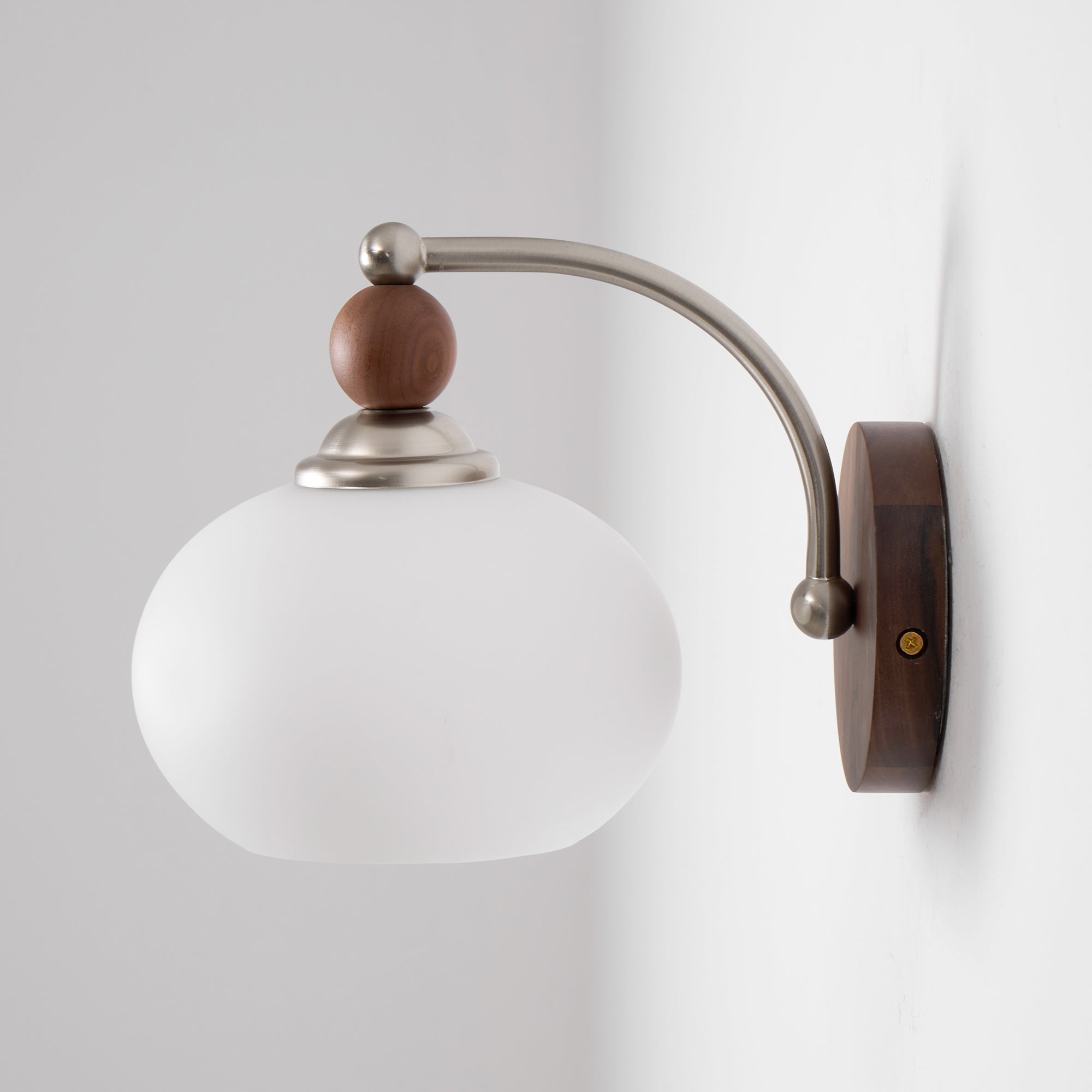 Yisi Po Wall Lamp - Blowlighting