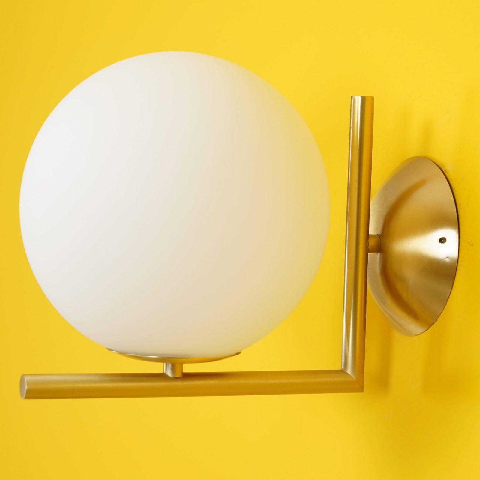 Blown Glass Opal Glass Wall Lamp - Blowlighting