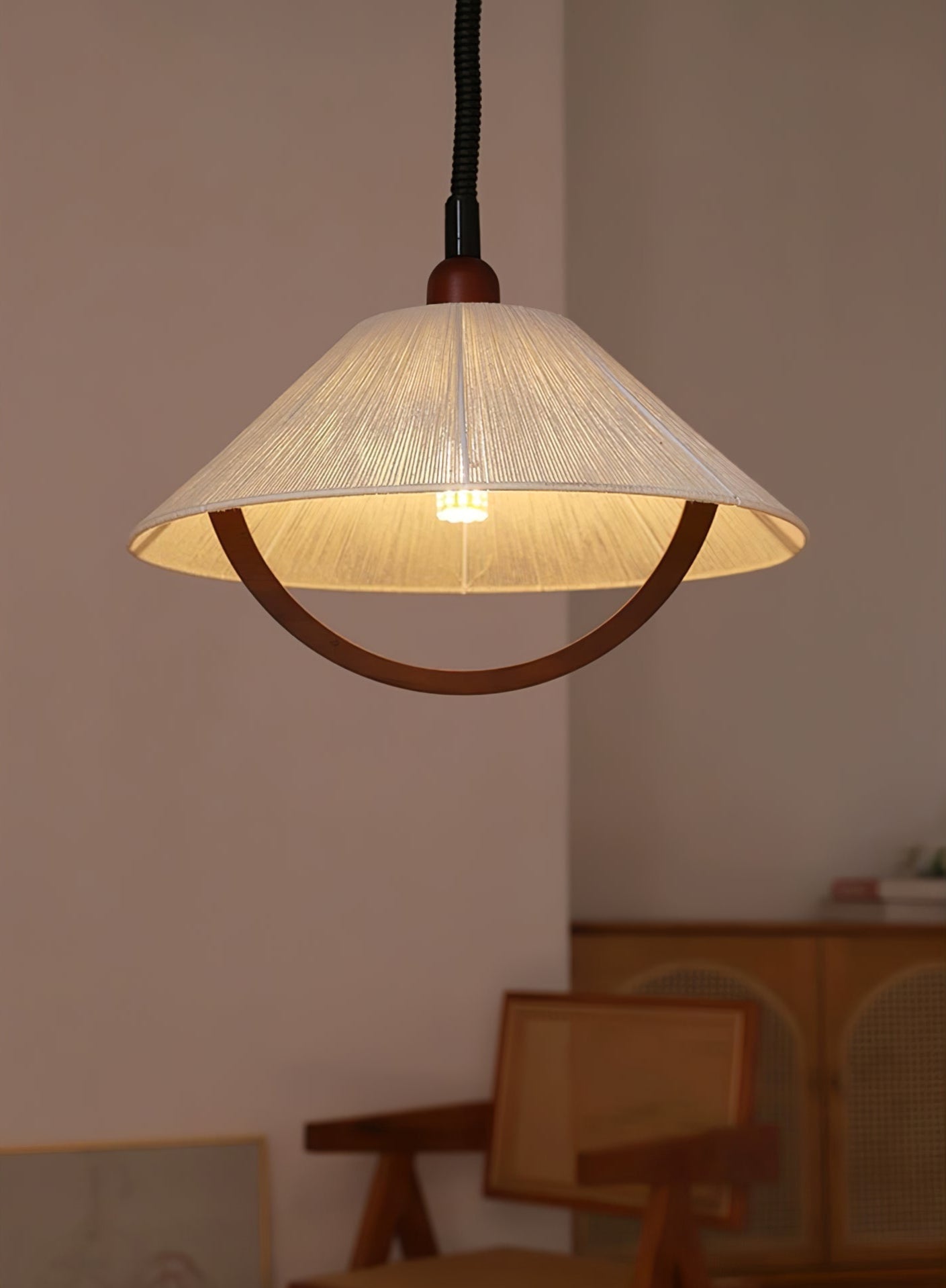 Eleanor Minimalist Metal Pendant Light - Blowlighting