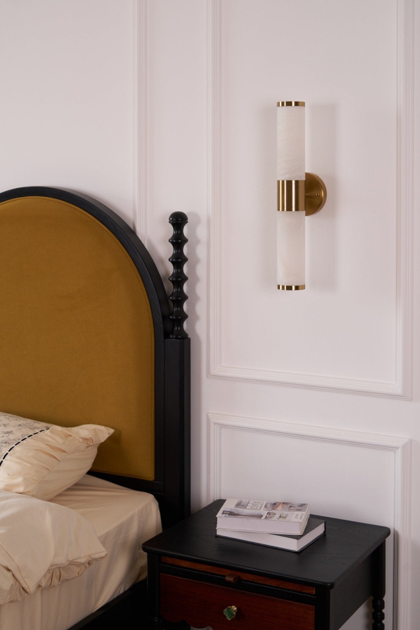 Kaia Minimalist Alabaster Wall Lamp - Blowlighting
