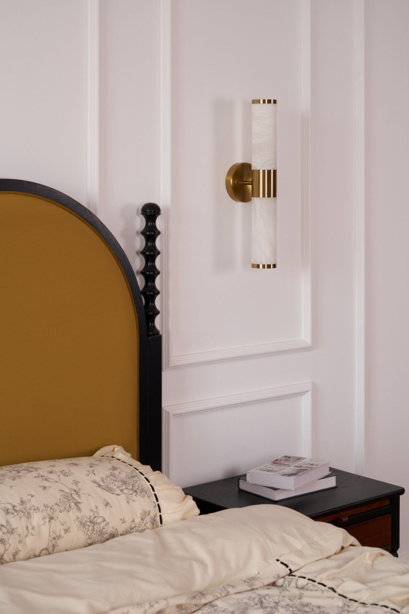 Kaia Minimalist Alabaster Wall Lamp - Blowlighting