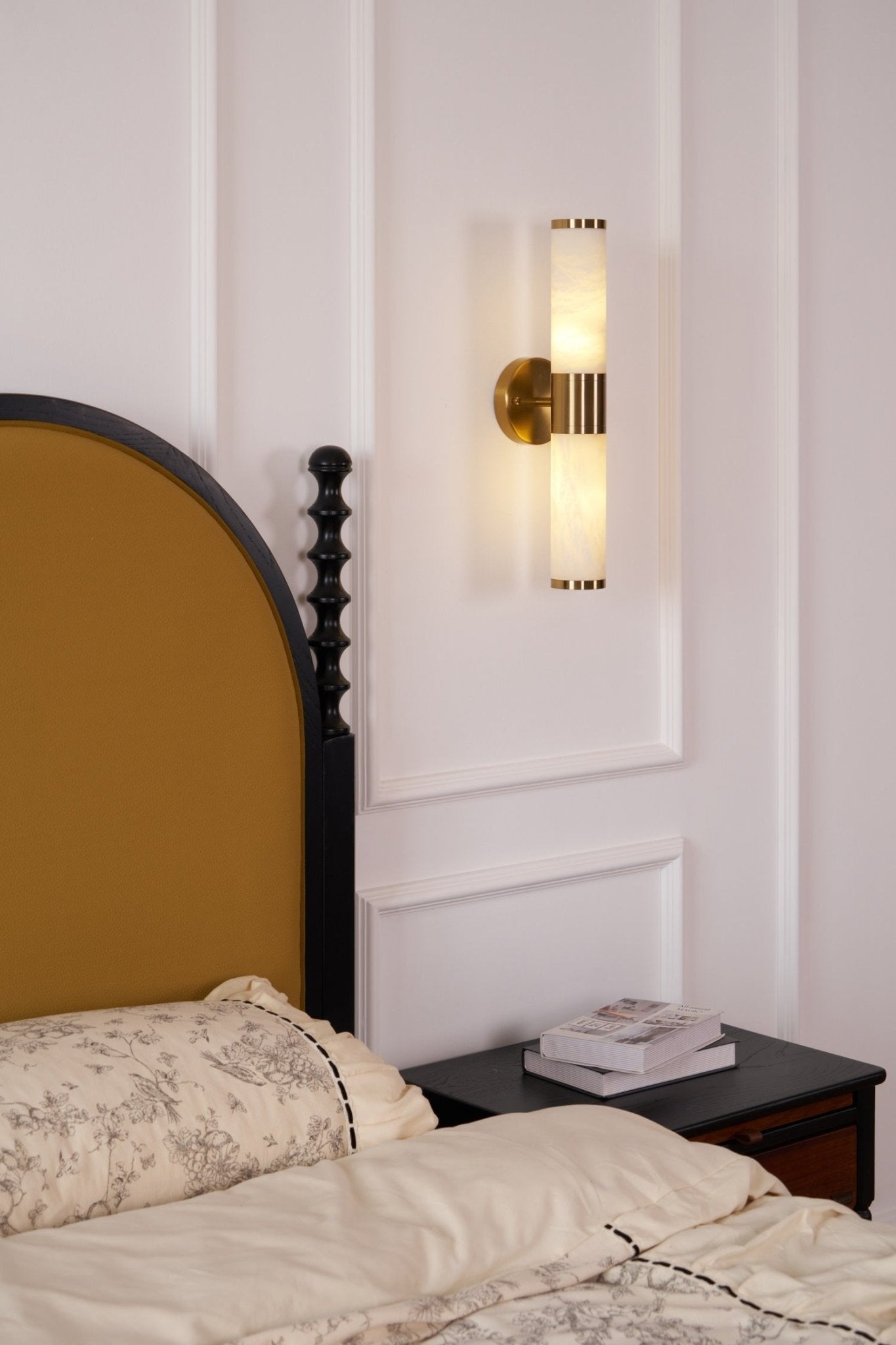 Kaia Minimalist Alabaster Wall Lamp - Blowlighting