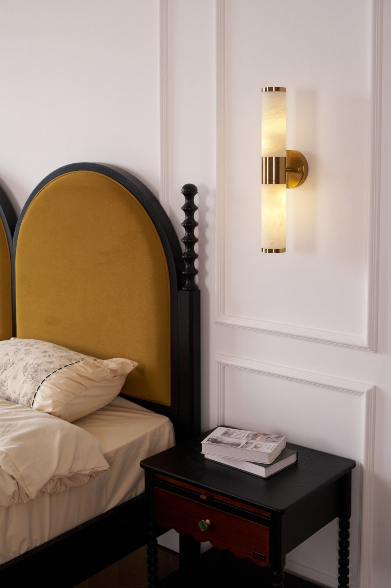 Kaia Minimalist Alabaster Wall Lamp - Blowlighting