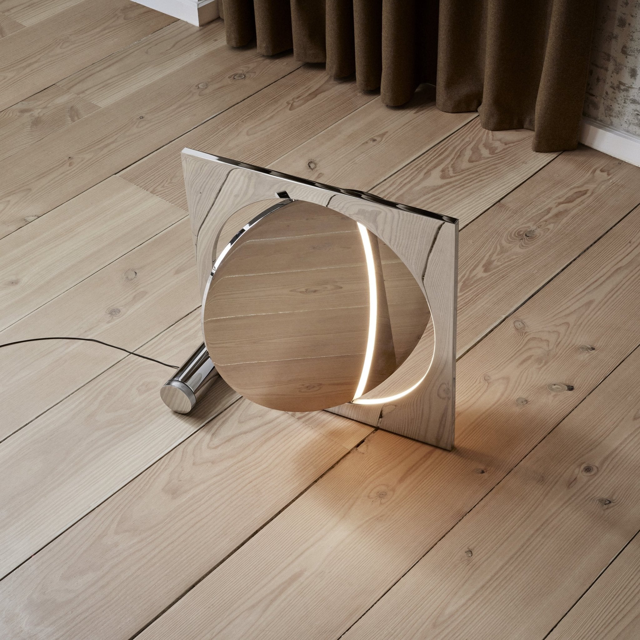 Eclipse Mirror Table Lamp - Blowlighting