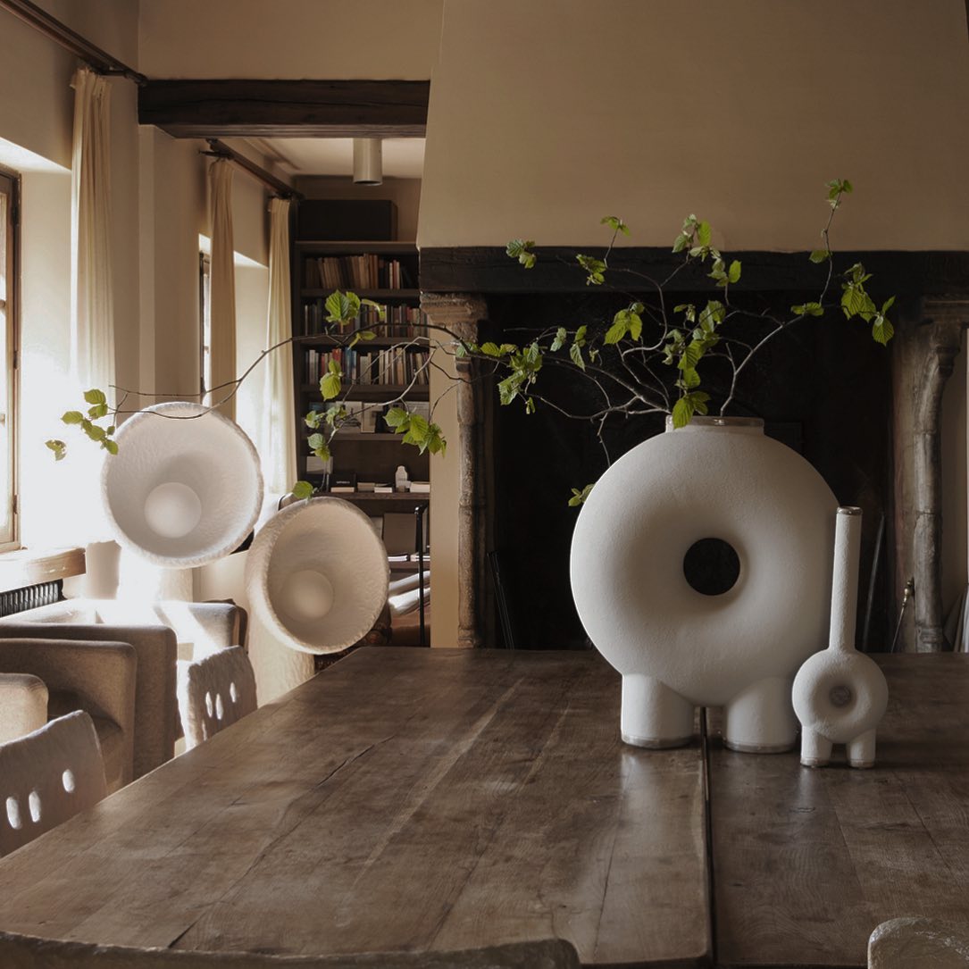 Ernionis Textured Ceramic Floor Lamp - Blowlighting