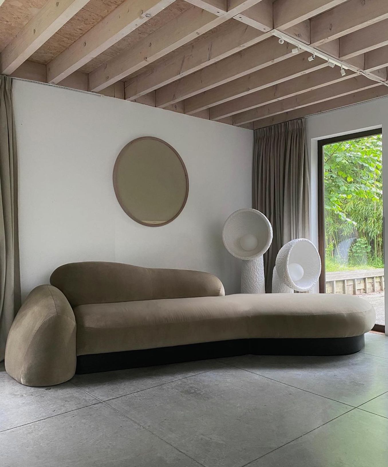 Ernionis Textured Ceramic Floor Lamp - Blowlighting