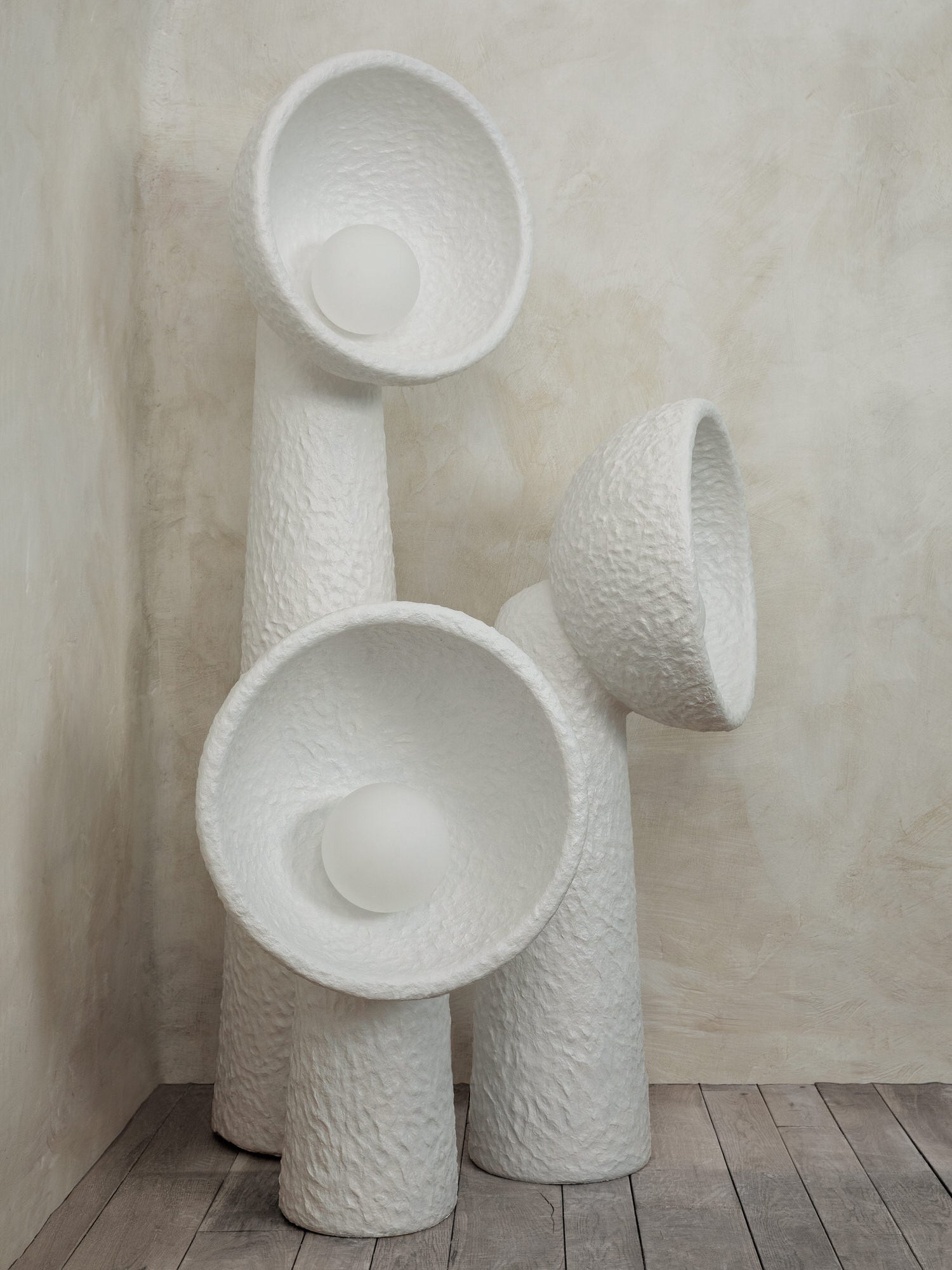 Ernionis Textured Ceramic Floor Lamp - Blowlighting