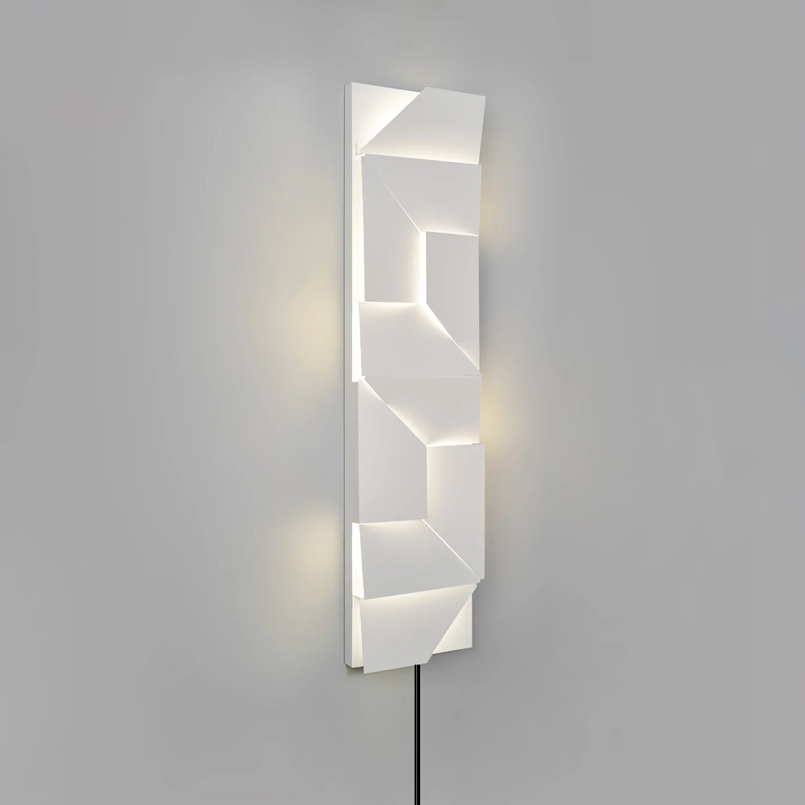 Shadows Grand Plug-in Sconce - Blowlighting