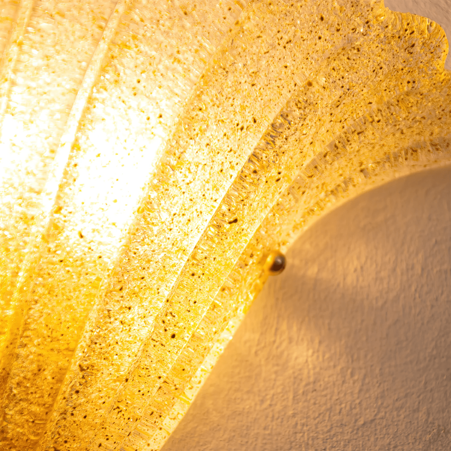 Aurora Wall Lamp Scallop Edge Textured Glass Elegant - Blowlighting