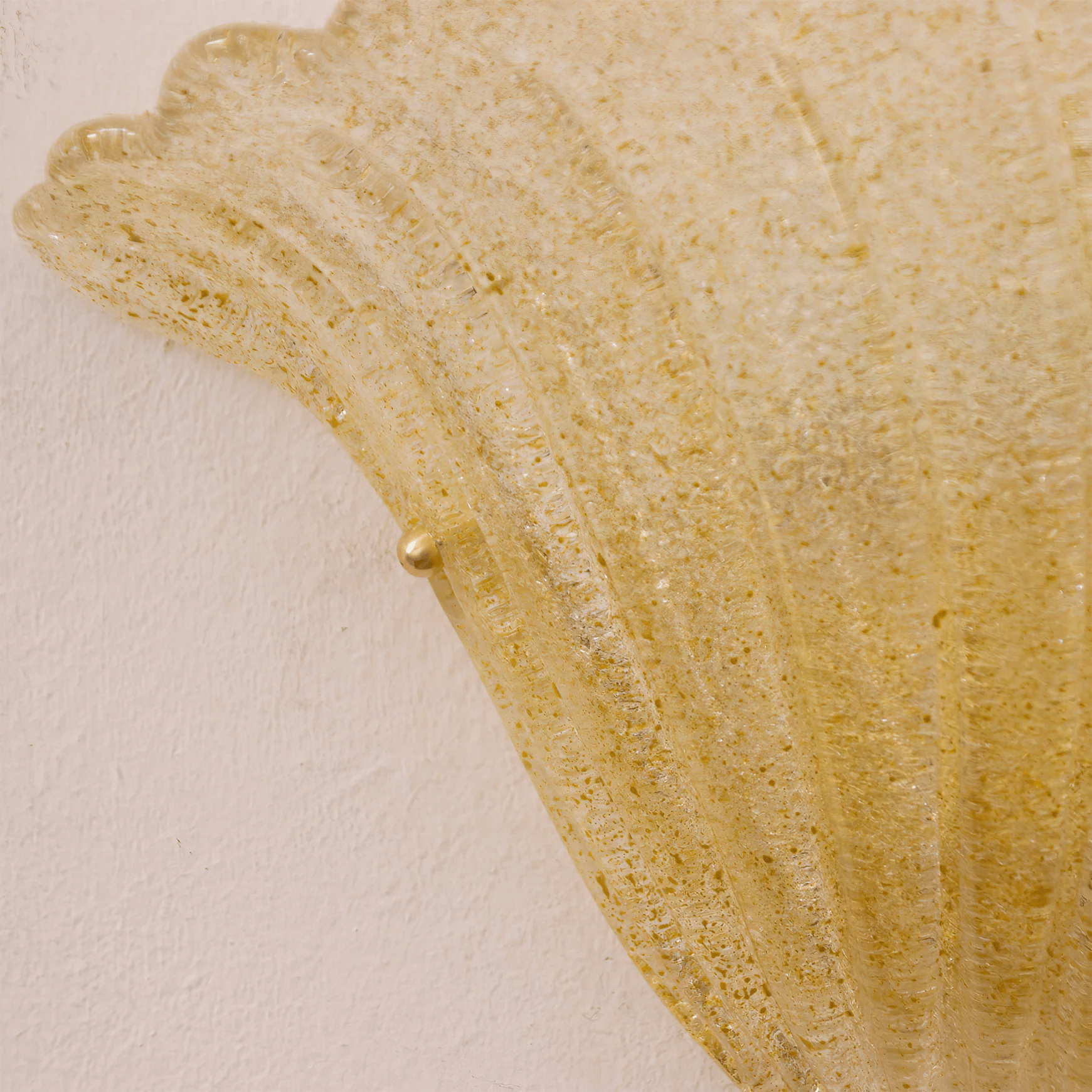 Aurora Wall Lamp Scallop Edge Textured Glass Elegant - Blowlighting