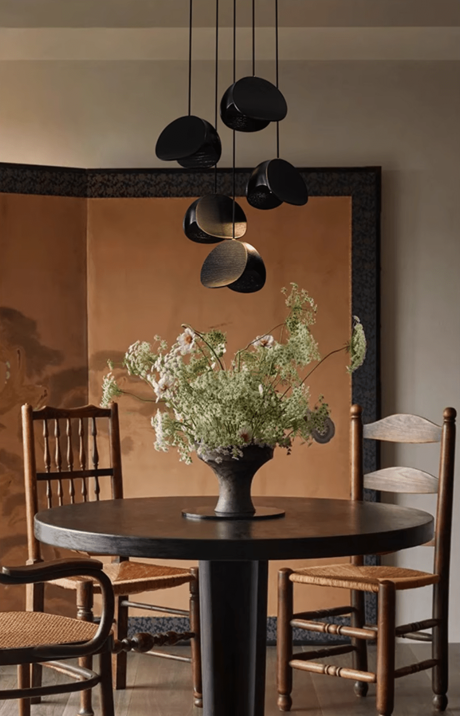 Tavro Minimalist Wood Pendant Light - Blowlighting