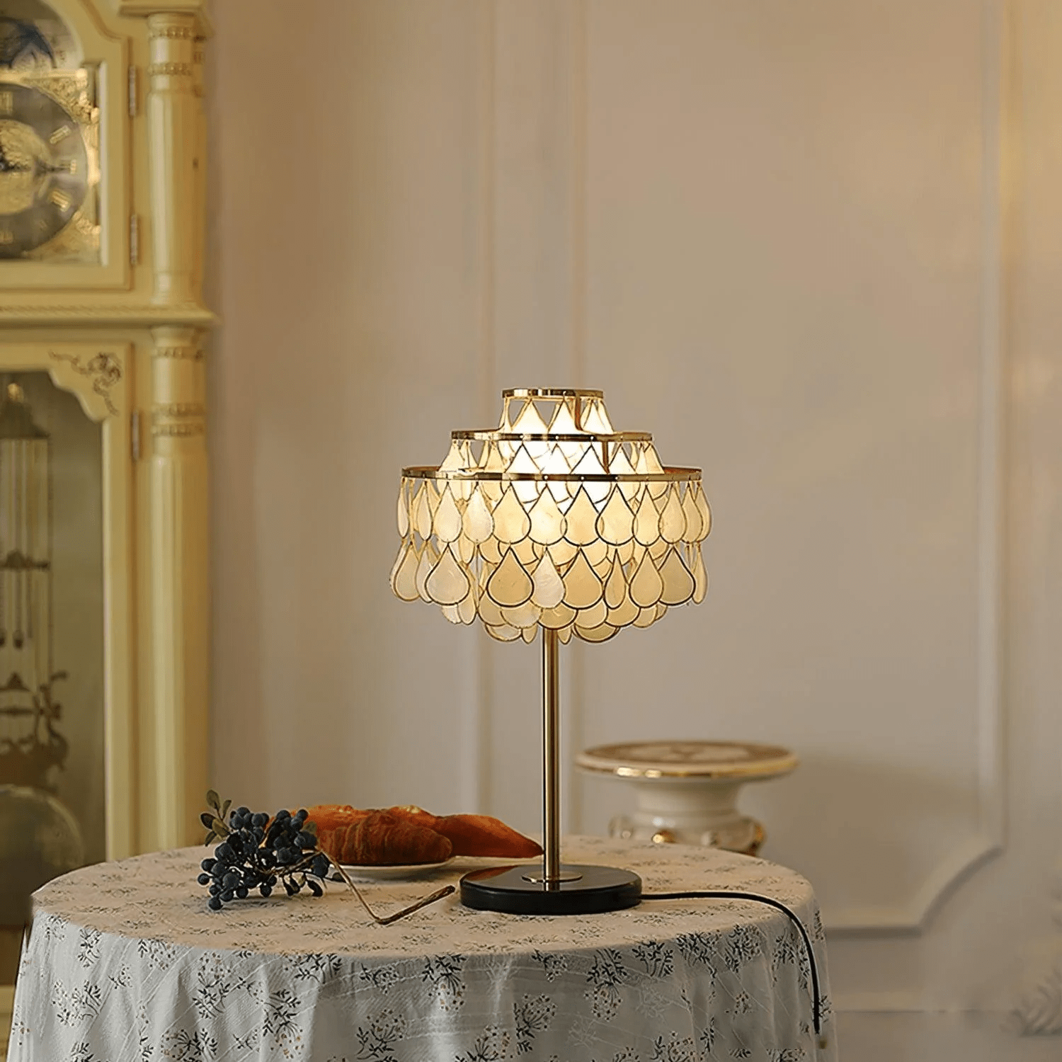 Teardrops Shell Table Lamp - Blowlighting