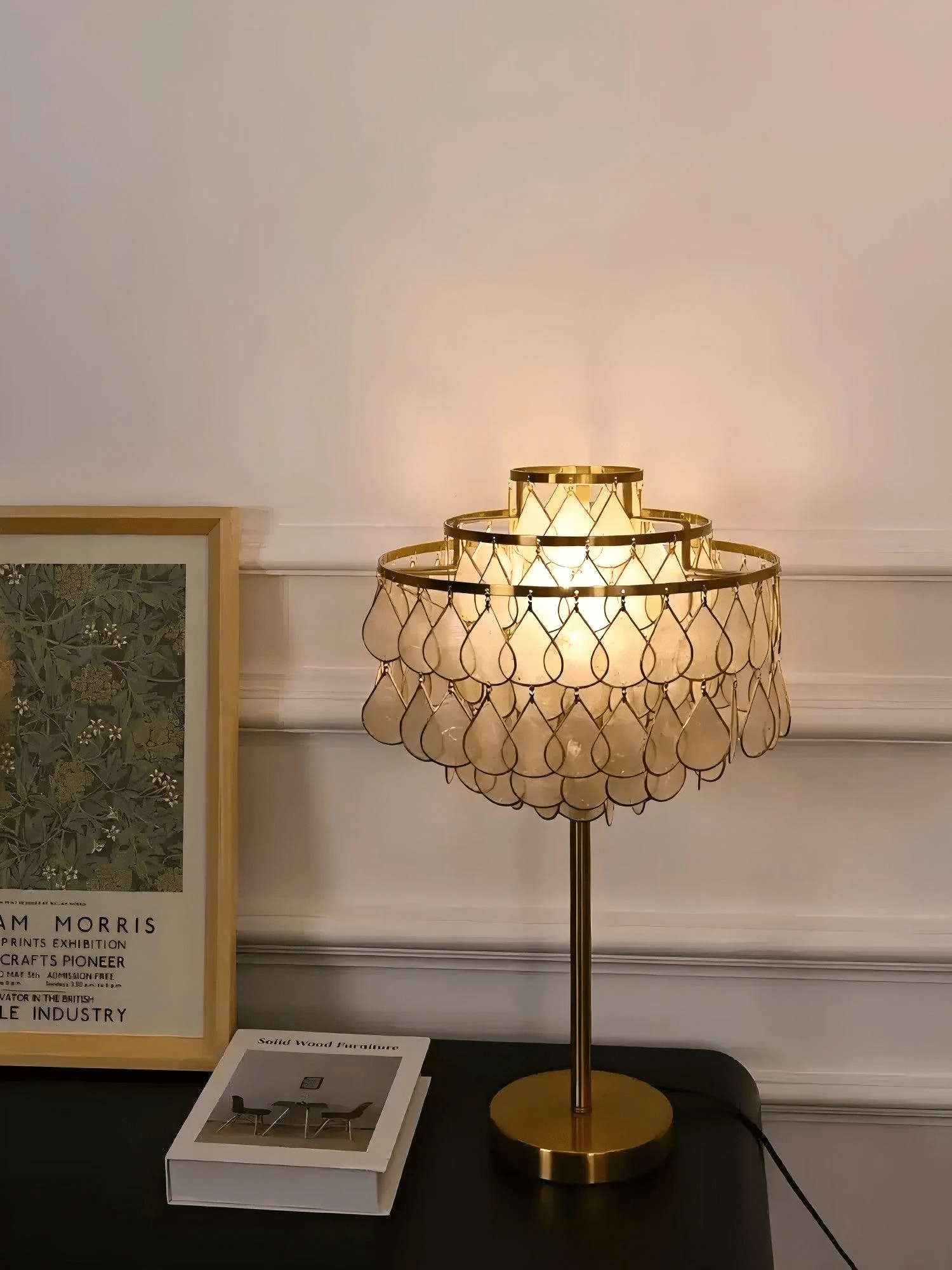 Teardrops Shell Table Lamp - Blowlighting